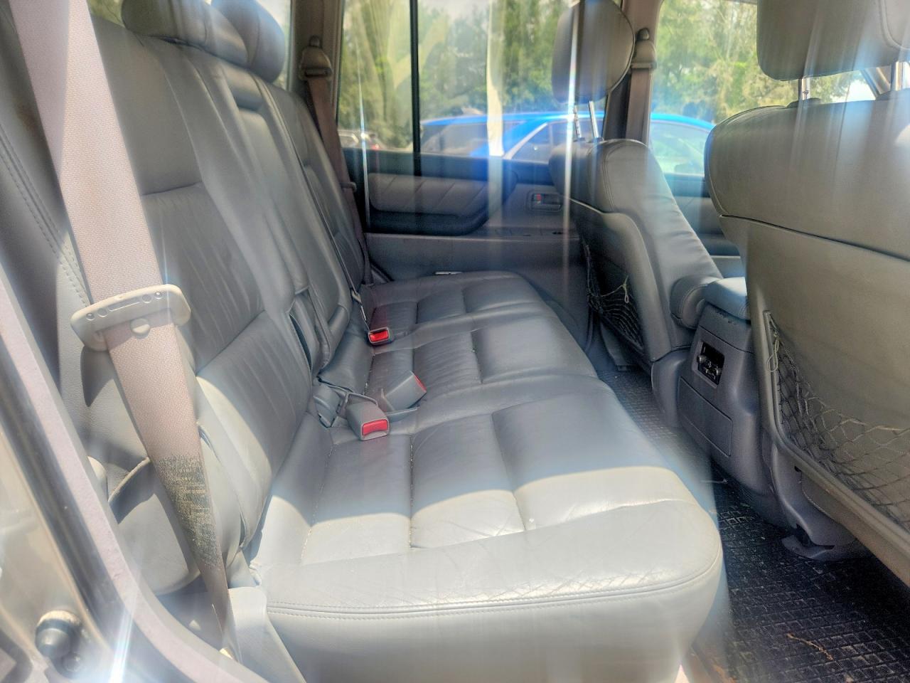 2003 Toyota Land Cruiser Base Silver vin: JTEHT05J532037822