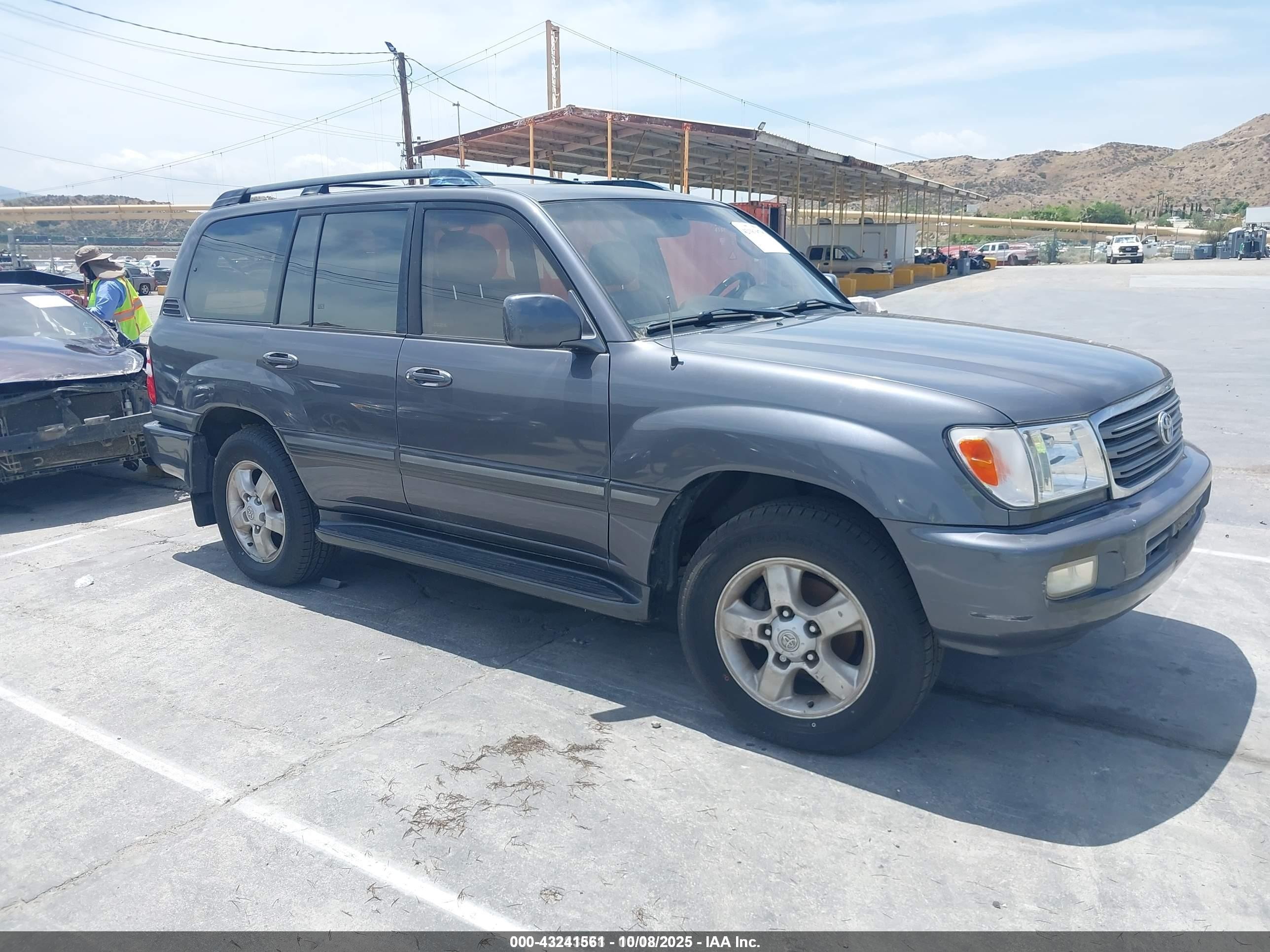2003 Toyota Land Cruiser   Серый vin: JTEHT05J532043409
