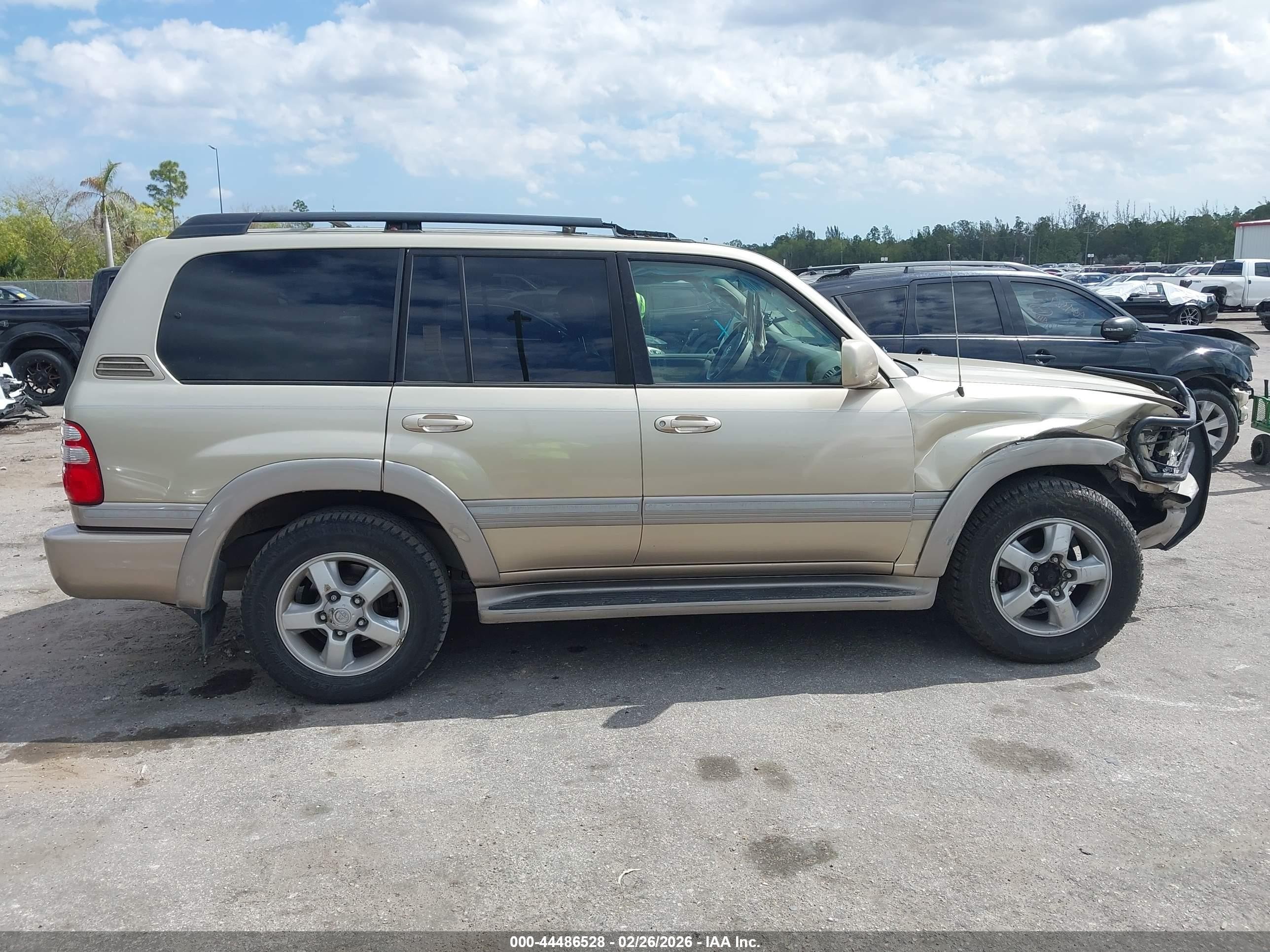 2004 Toyota Land Cruiser   Tan vin: JTEHT05J542064973