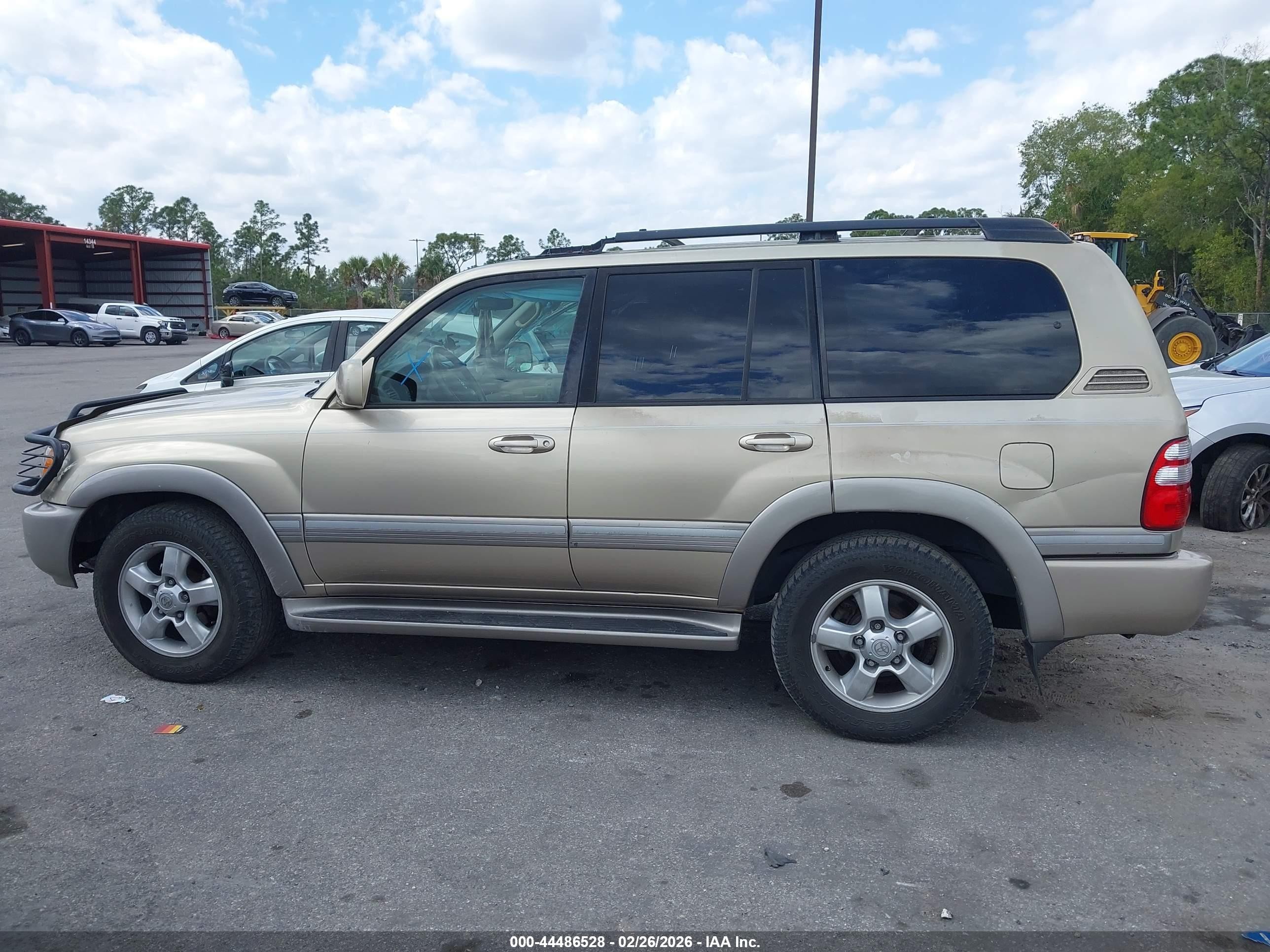2004 Toyota Land Cruiser   Tan vin: JTEHT05J542064973