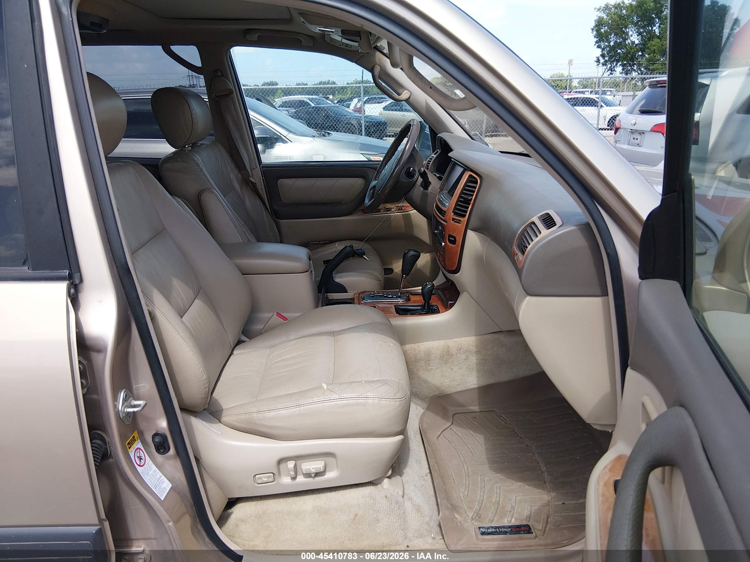 2005 Toyota Land Cruiser V8 Gold vin: JTEHT05J552070113