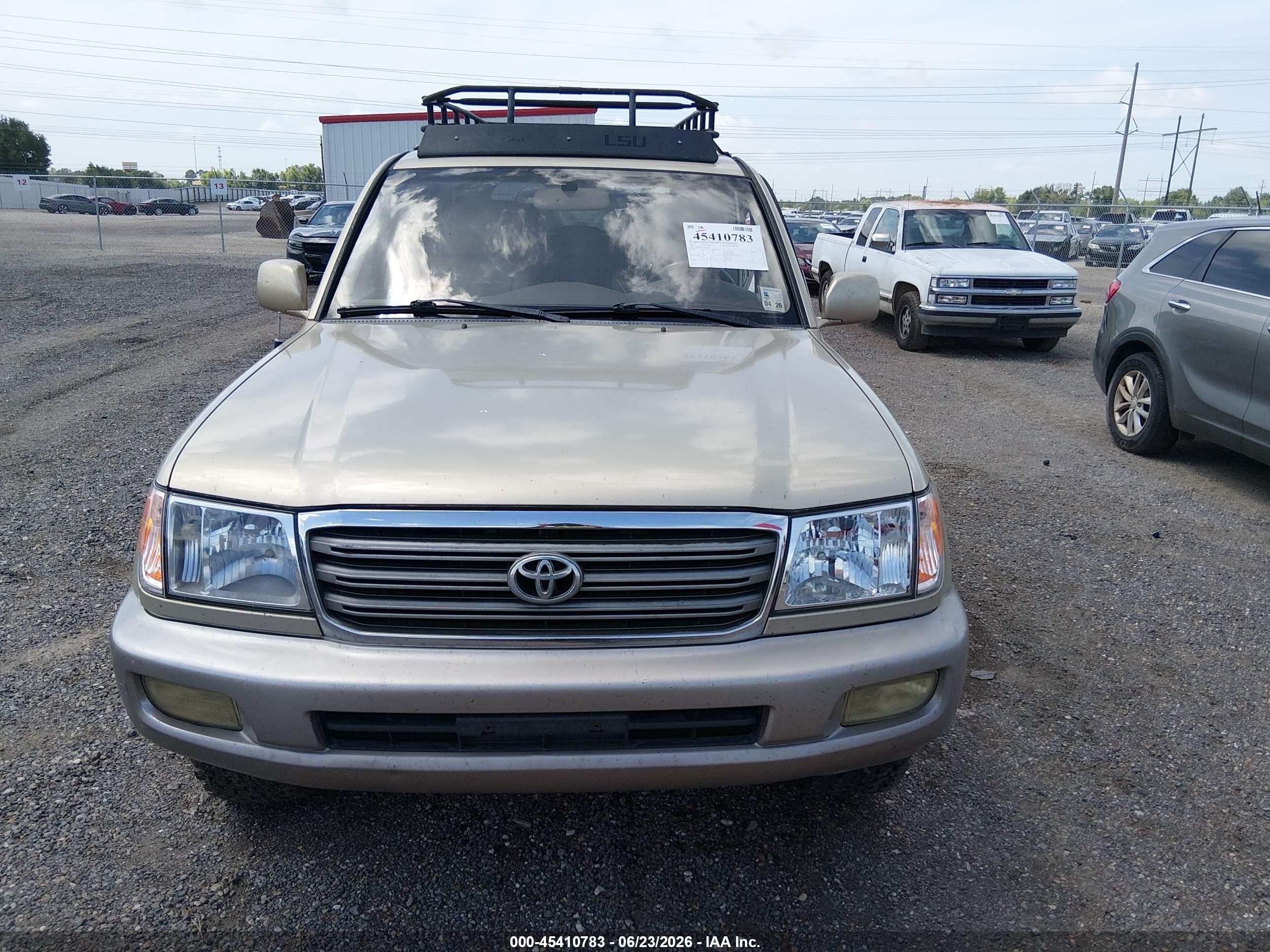 2005 Toyota Land Cruiser V8 Gold vin: JTEHT05J552070113