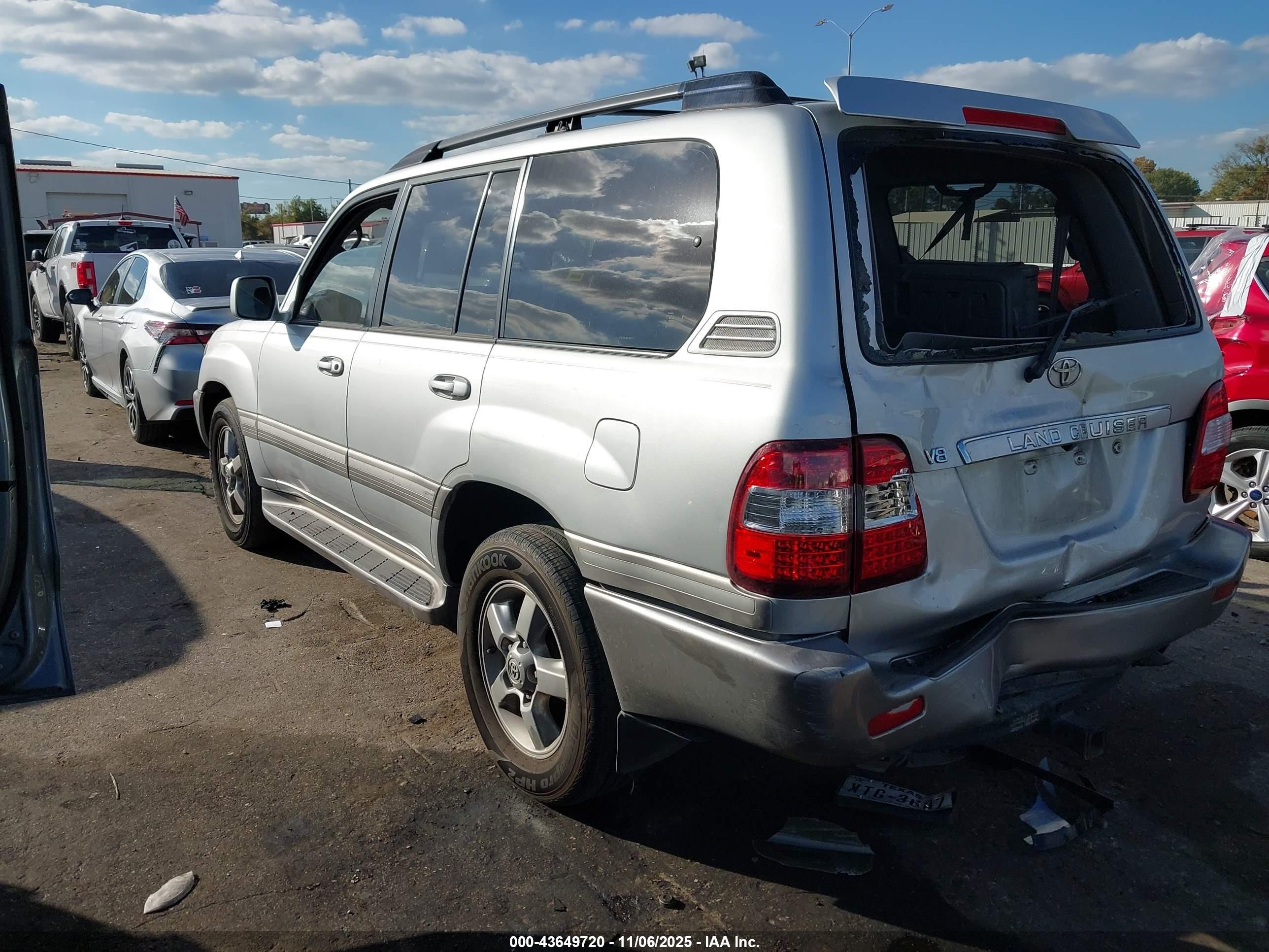 2006 Toyota Land Cruiser V8 Silver vin: JTEHT05J562088774