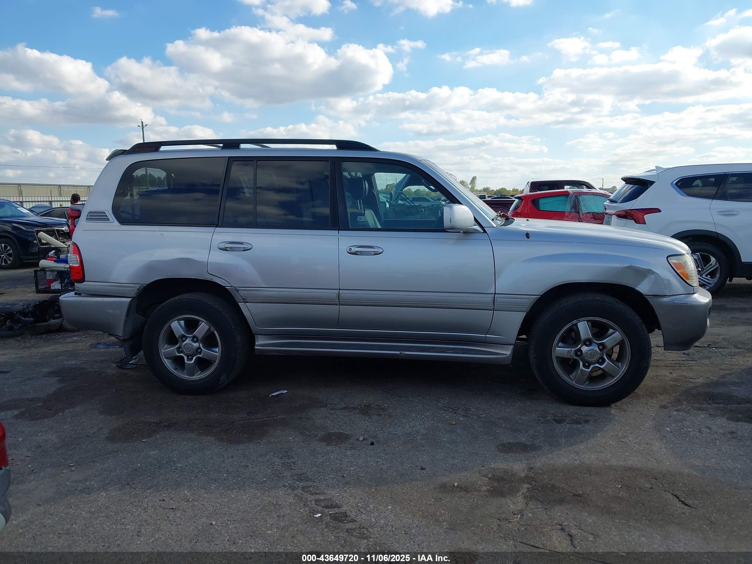 2006 Toyota Land Cruiser V8 Silver vin: JTEHT05J562088774
