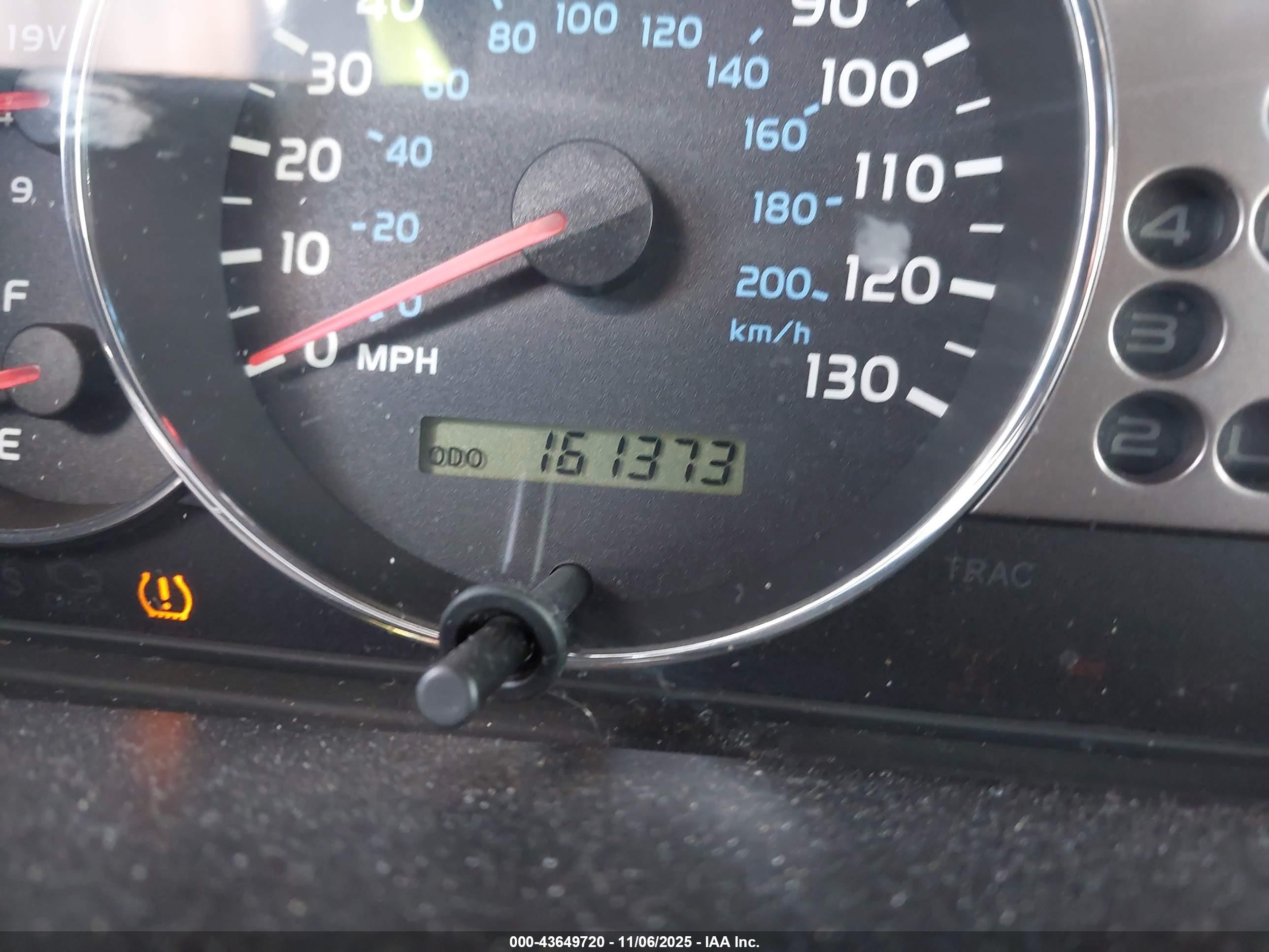 2006 Toyota Land Cruiser V8 Silver vin: JTEHT05J562088774