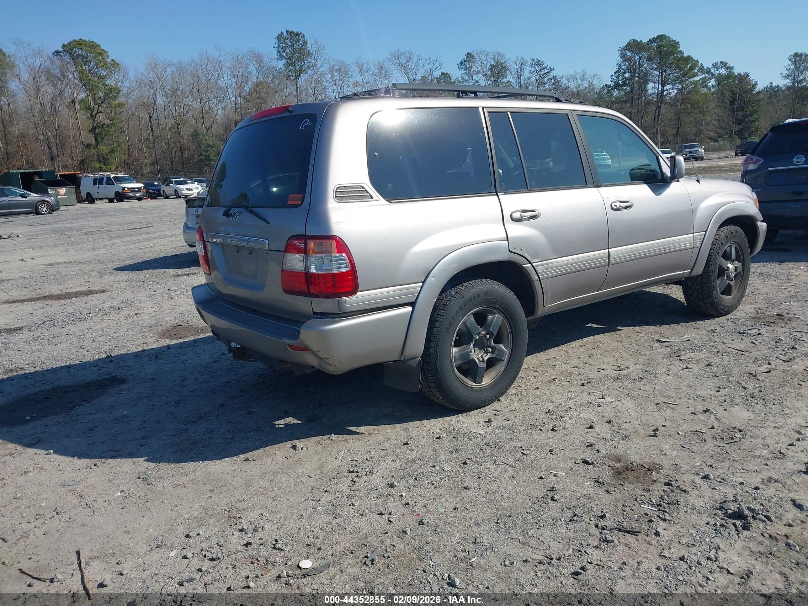 2006 Toyota Land Cruiser V8 Silver vin: JTEHT05J562089794