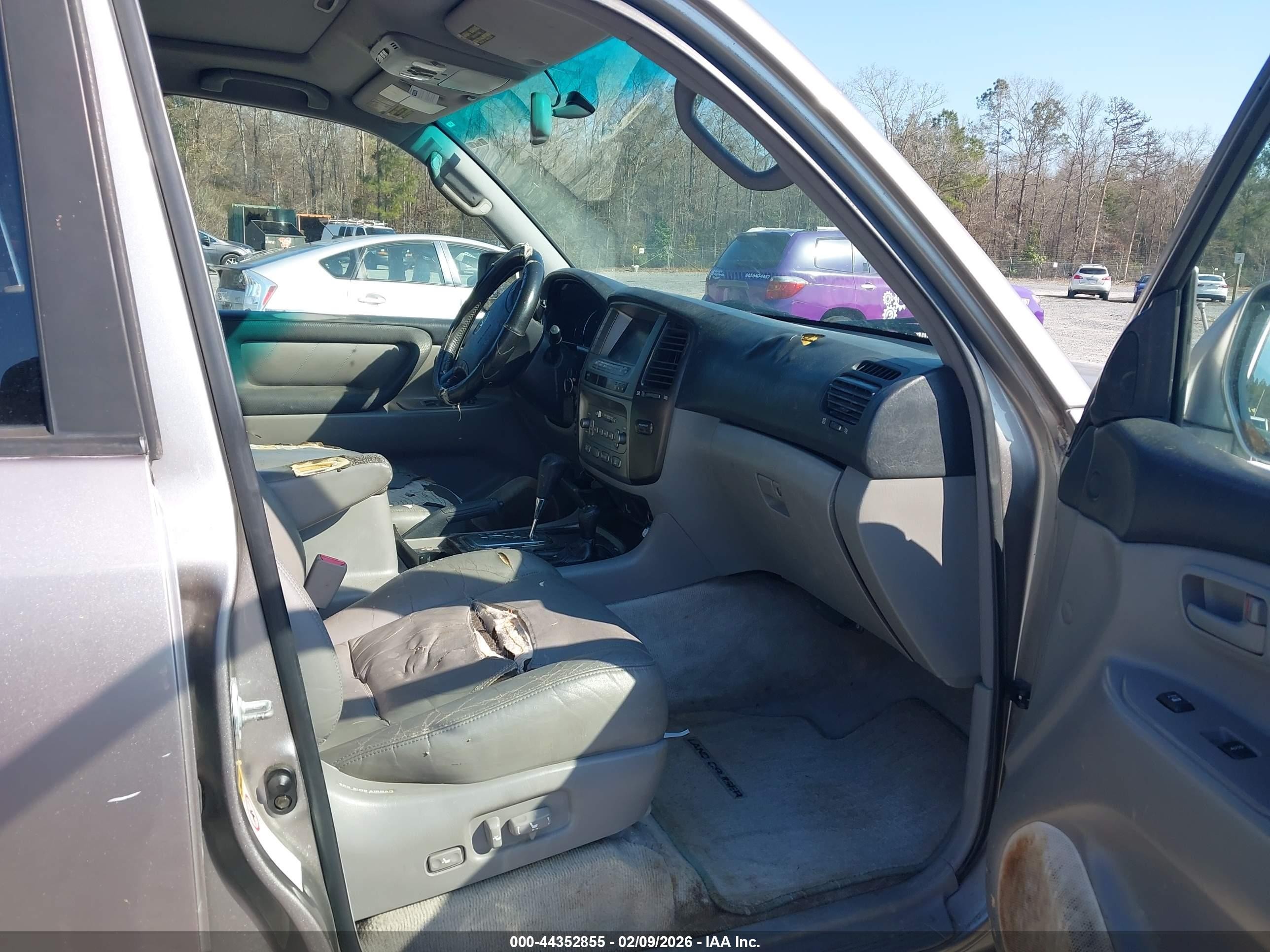 2006 Toyota Land Cruiser V8 Silver vin: JTEHT05J562089794