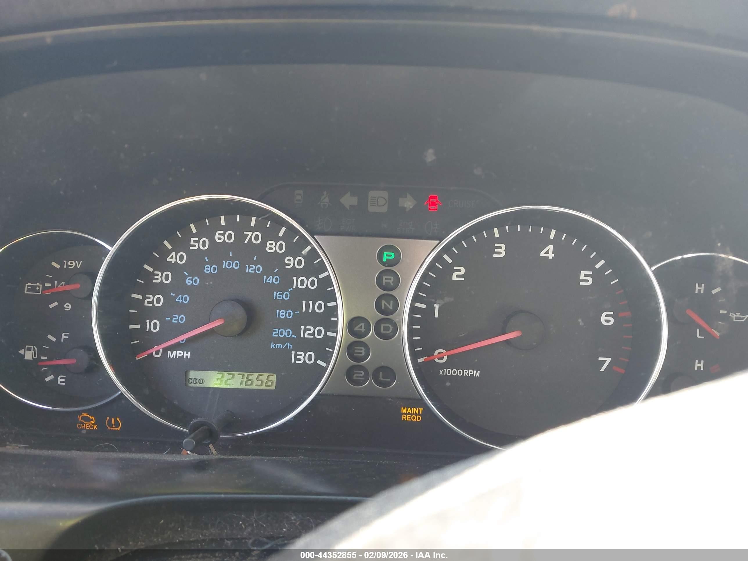 2006 Toyota Land Cruiser V8 Silver vin: JTEHT05J562089794