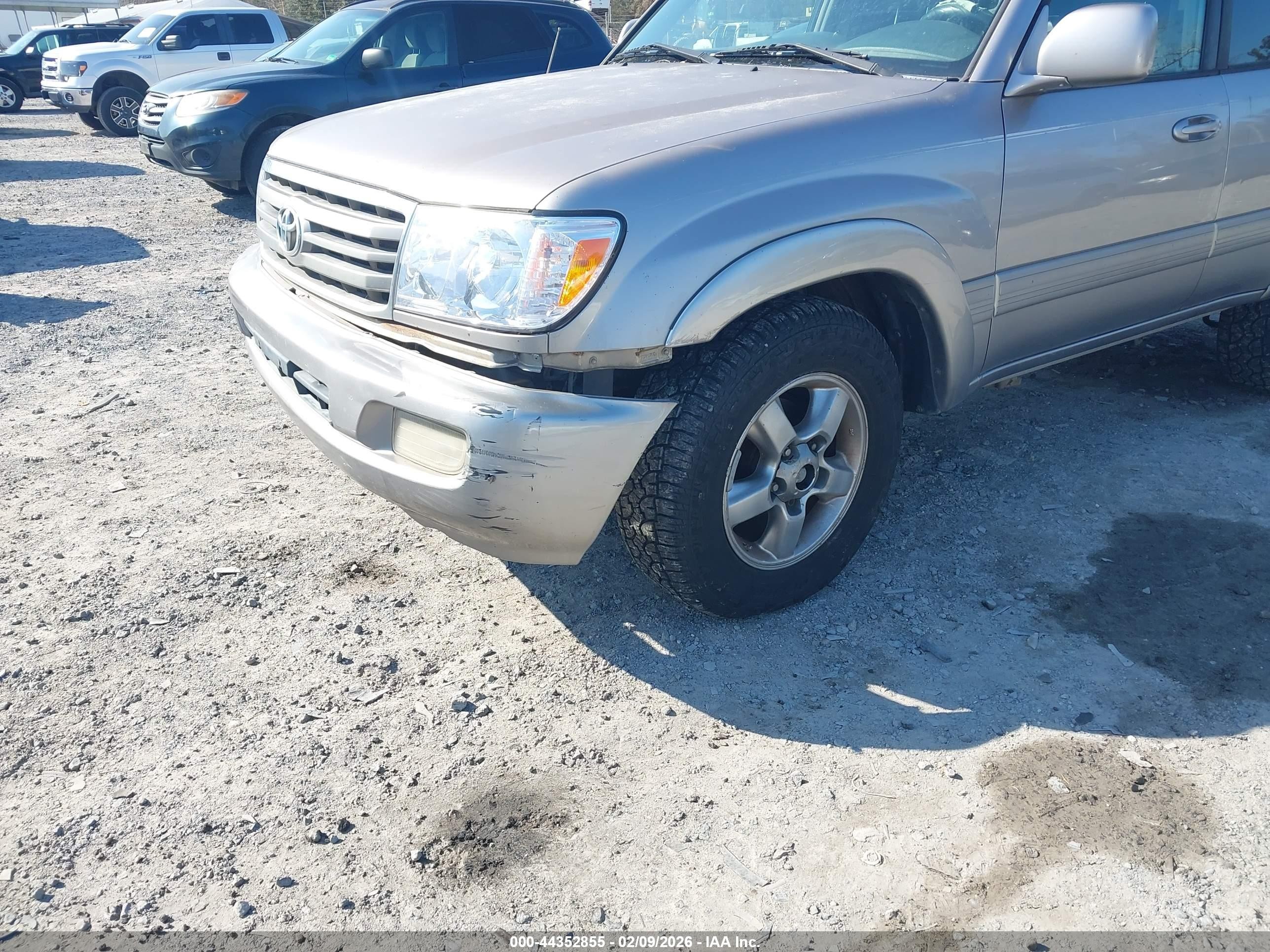 2006 Toyota Land Cruiser V8 Silver vin: JTEHT05J562089794