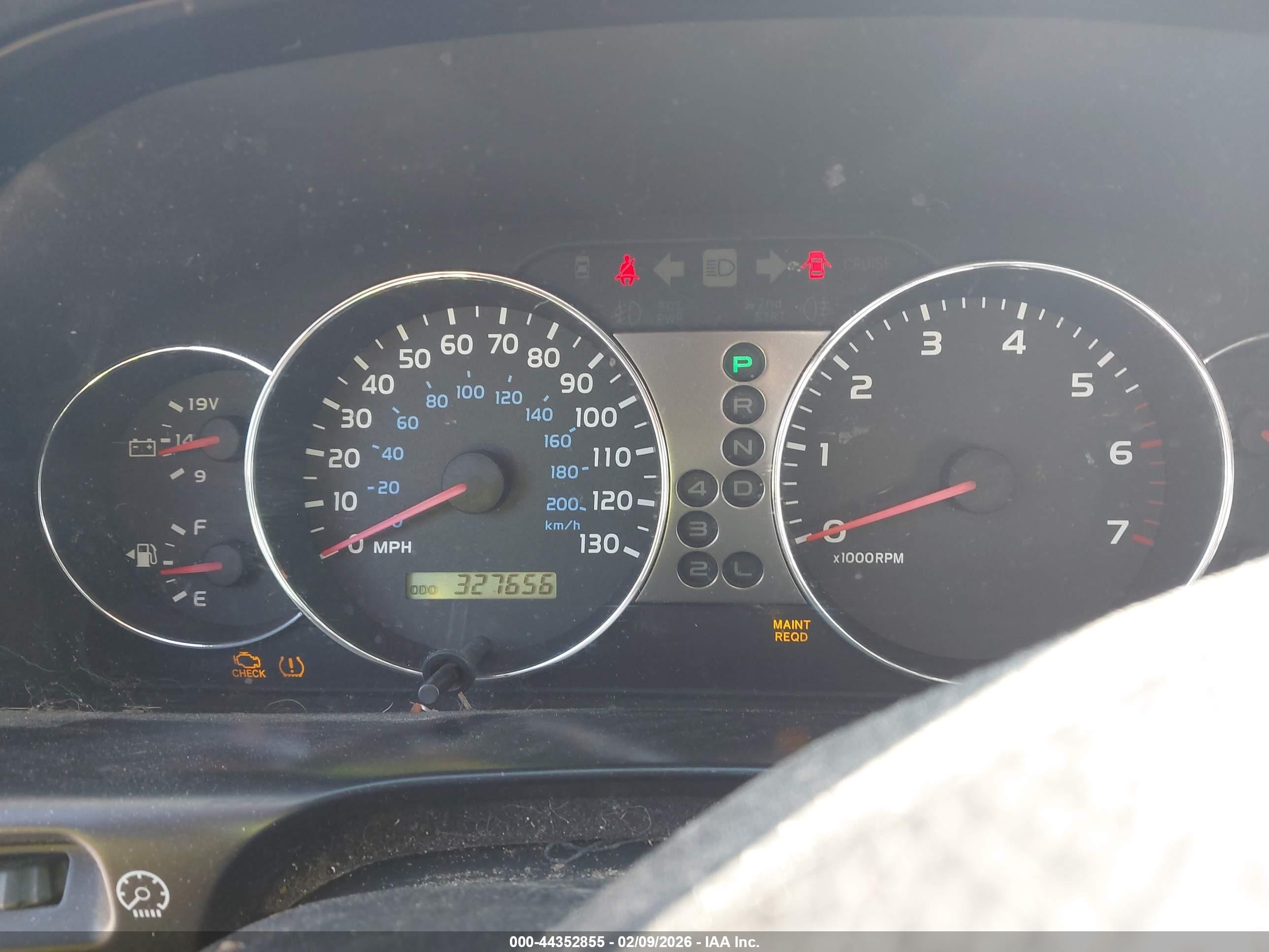 2006 Toyota Land Cruiser V8 Silver vin: JTEHT05J562089794