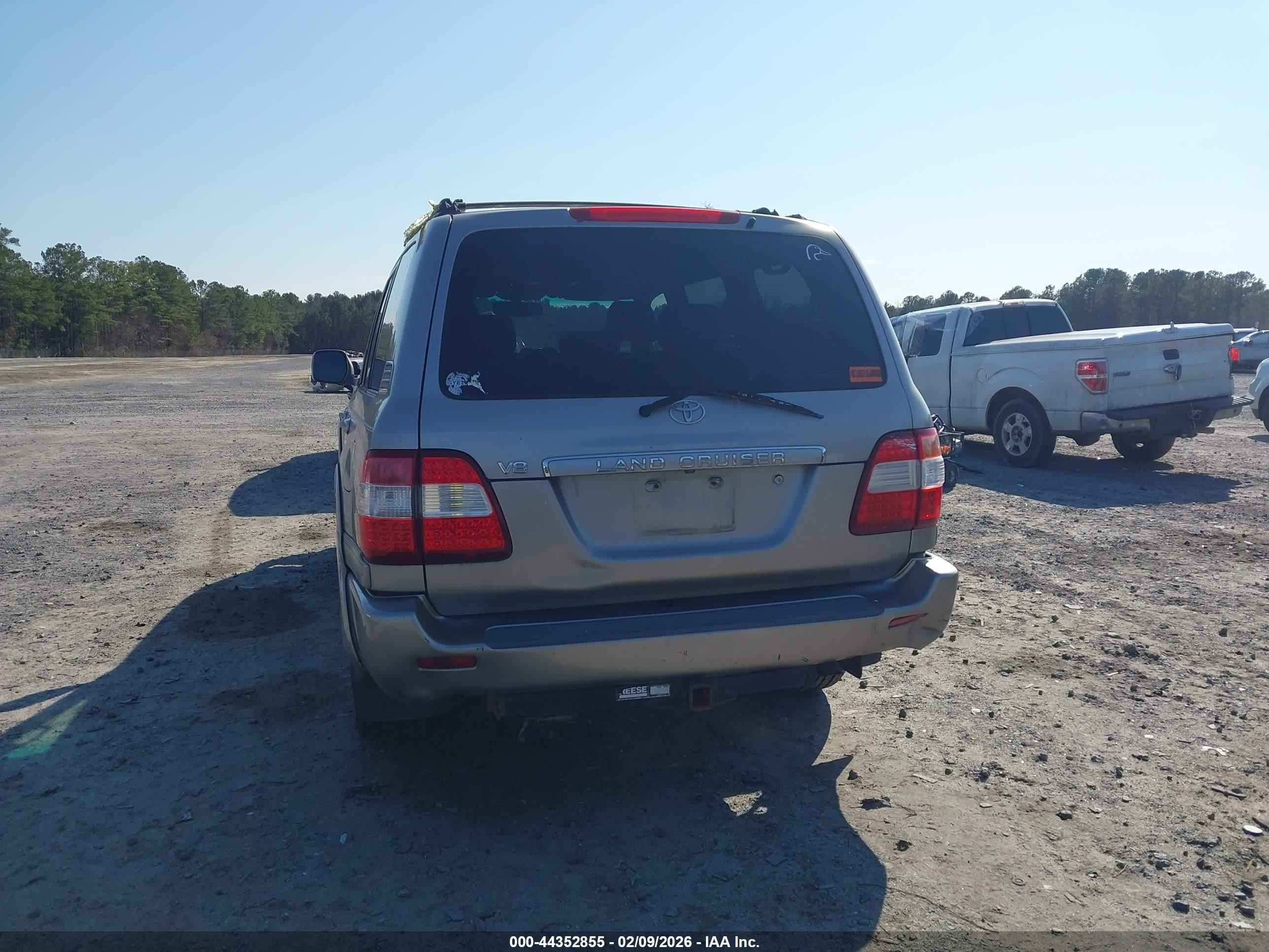2006 Toyota Land Cruiser V8 Silver vin: JTEHT05J562089794