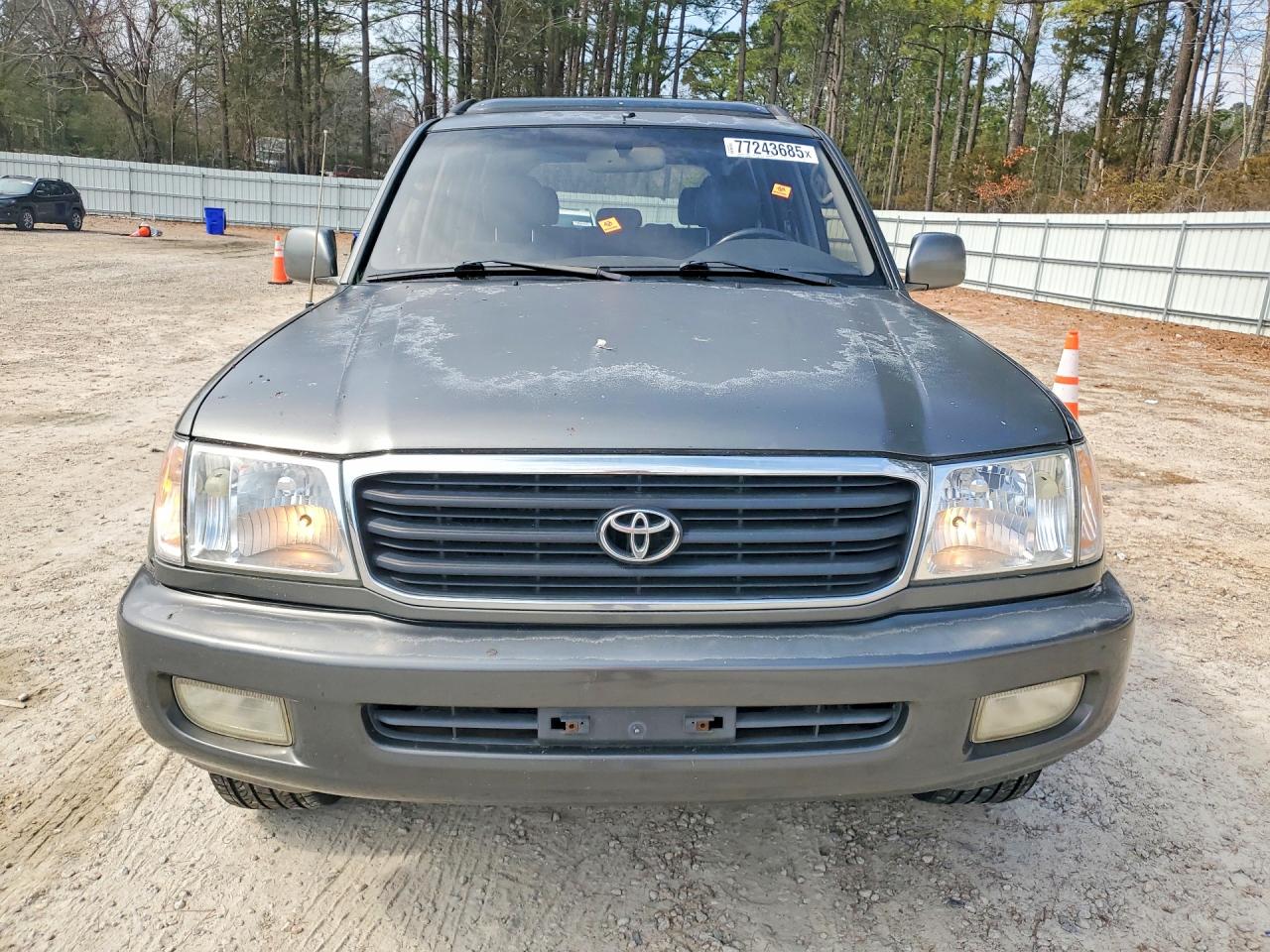 2002 Toyota Land Cruiser Base Gray vin: JTEHT05J622019571
