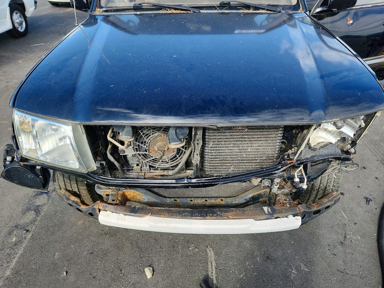 2002 Toyota Land Cruiser Base Black vin: JTEHT05J622027685