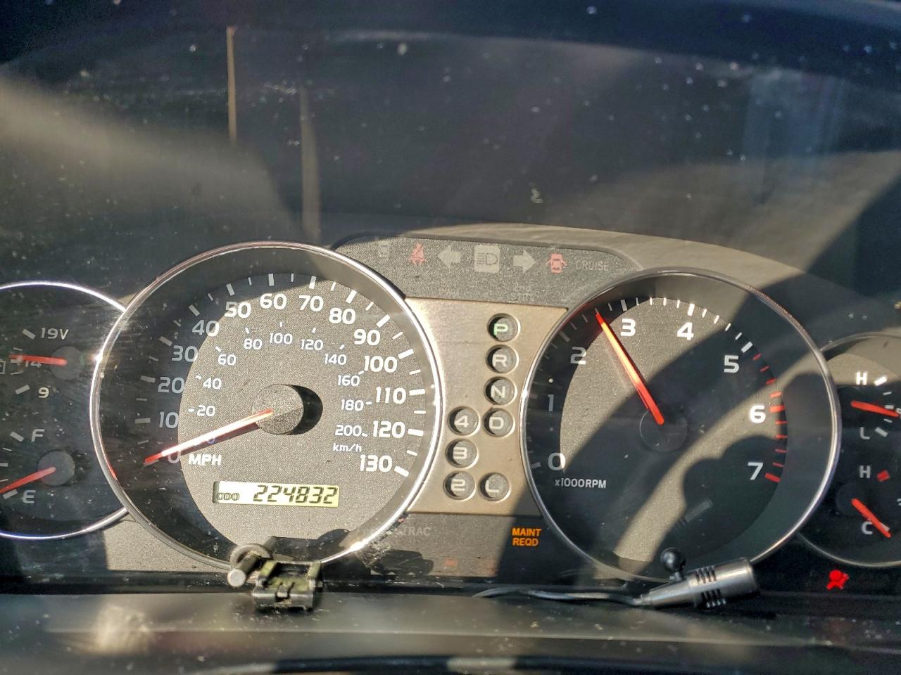 2003 Toyota Land Cruiser Silver vin: JTEHT05J632031737