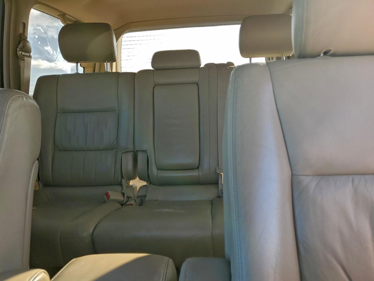 2003 Toyota Land Cruiser Silver vin: JTEHT05J632031737