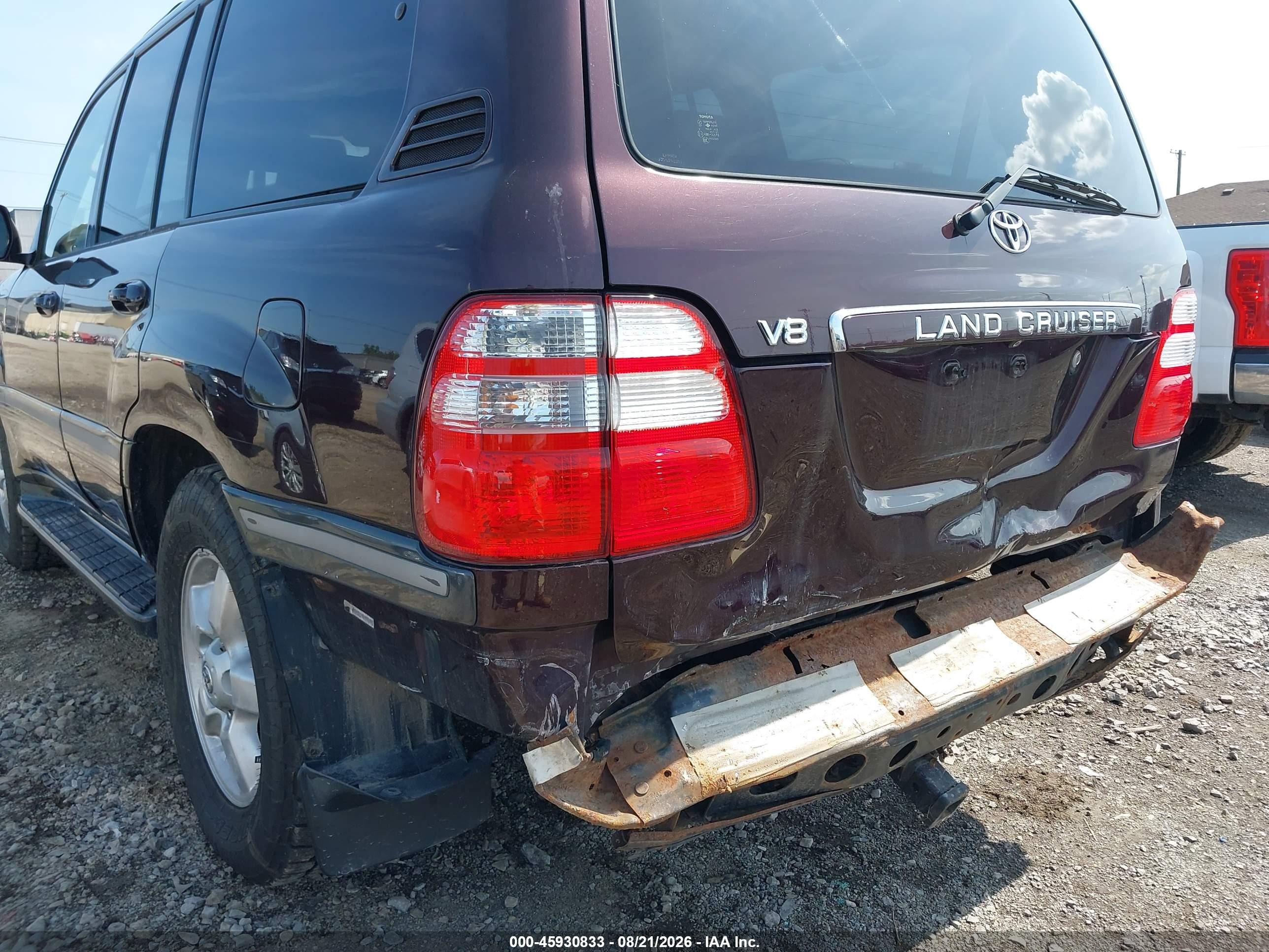 2005 Toyota Land Cruiser V8 Burgundy vin: JTEHT05J652075353