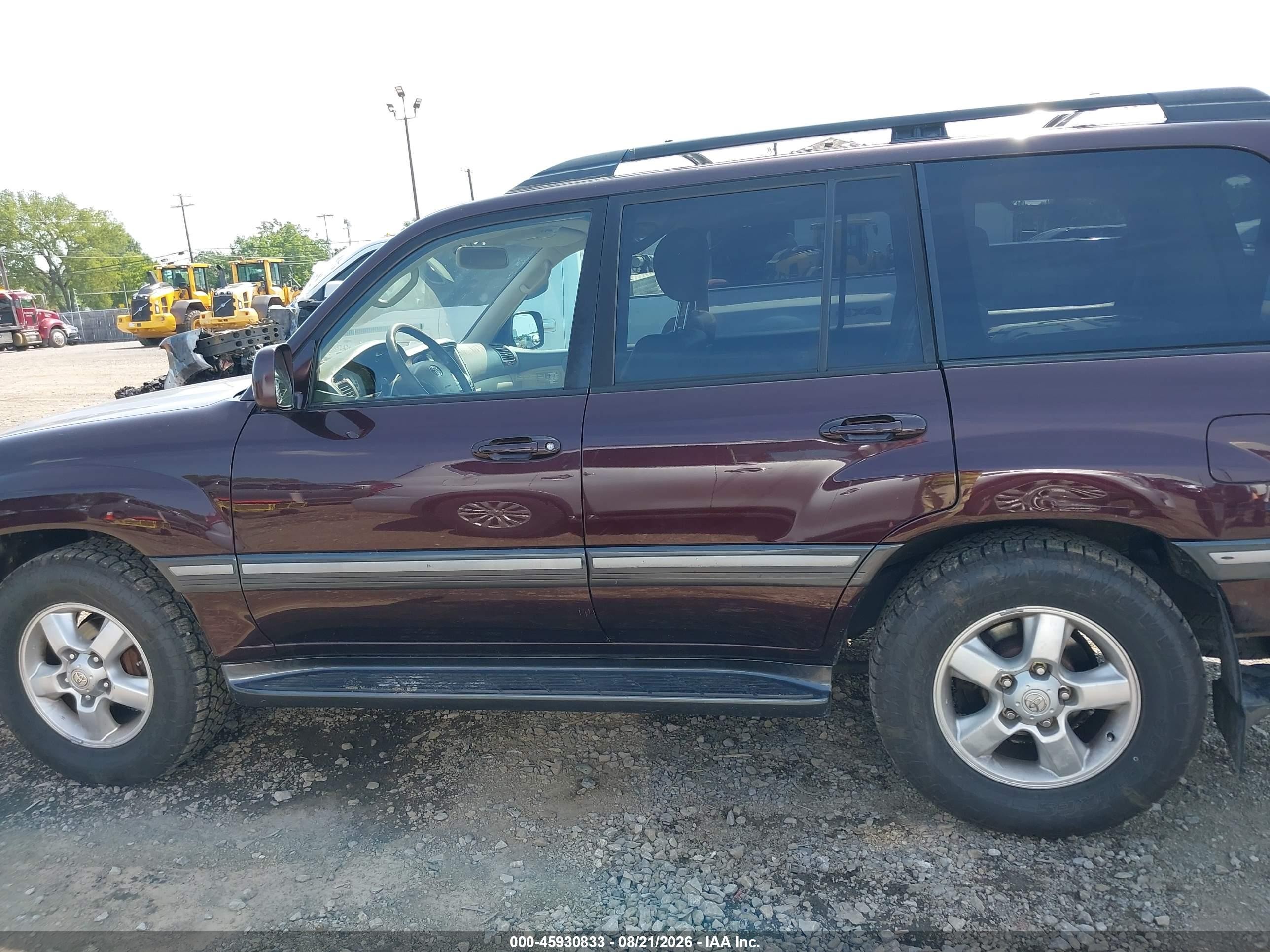 2005 Toyota Land Cruiser V8 Burgundy vin: JTEHT05J652075353