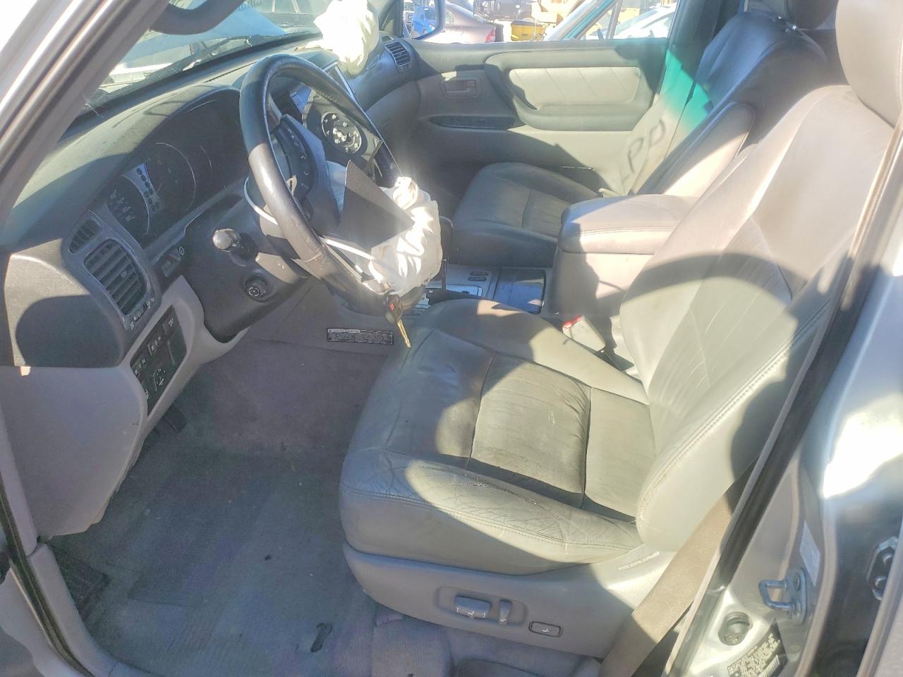 2006 Toyota Land Cruiser Silver vin: JTEHT05J662086659
