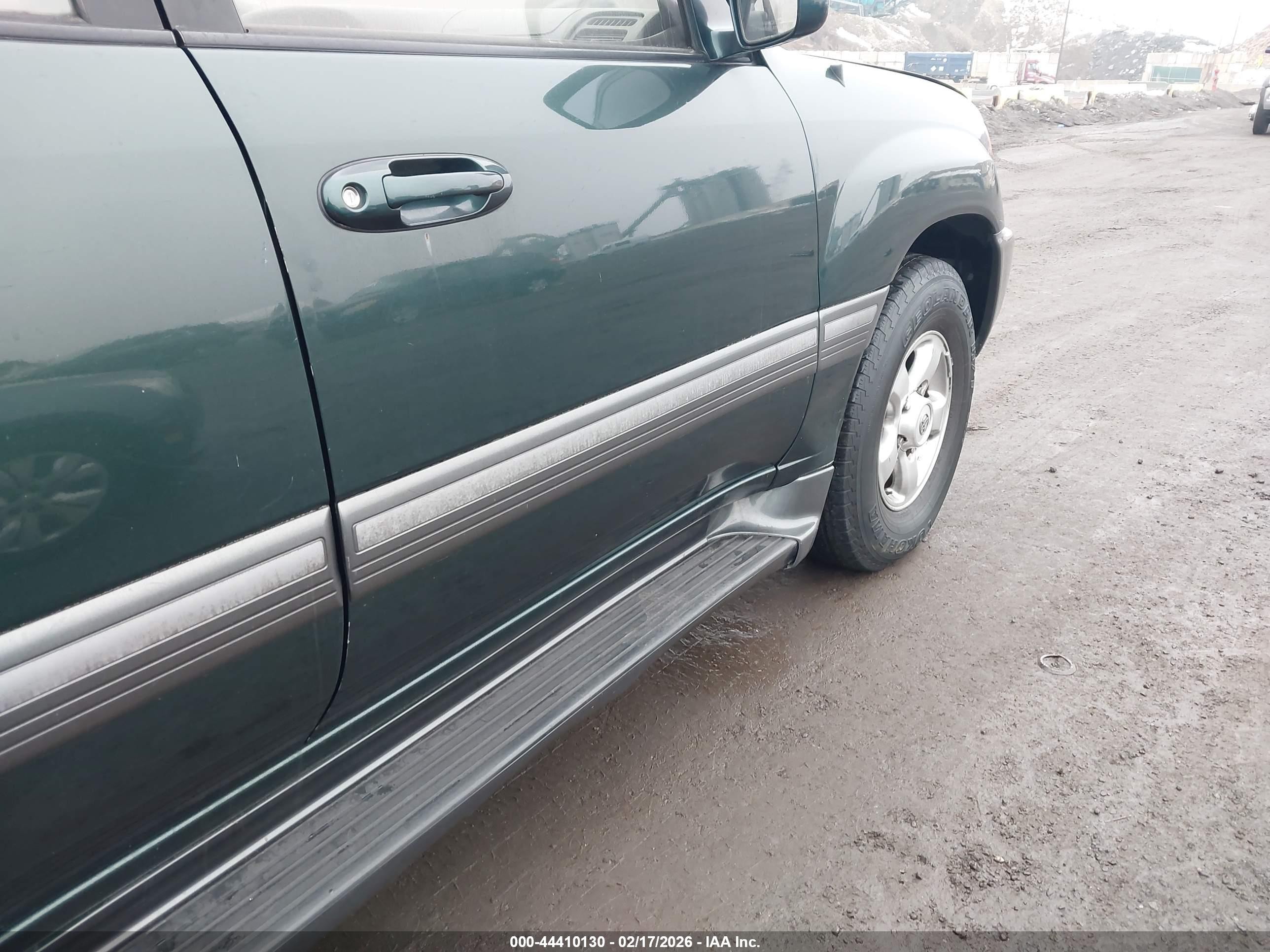 2001 Toyota Land Cruiser   Green vin: JTEHT05J712001367