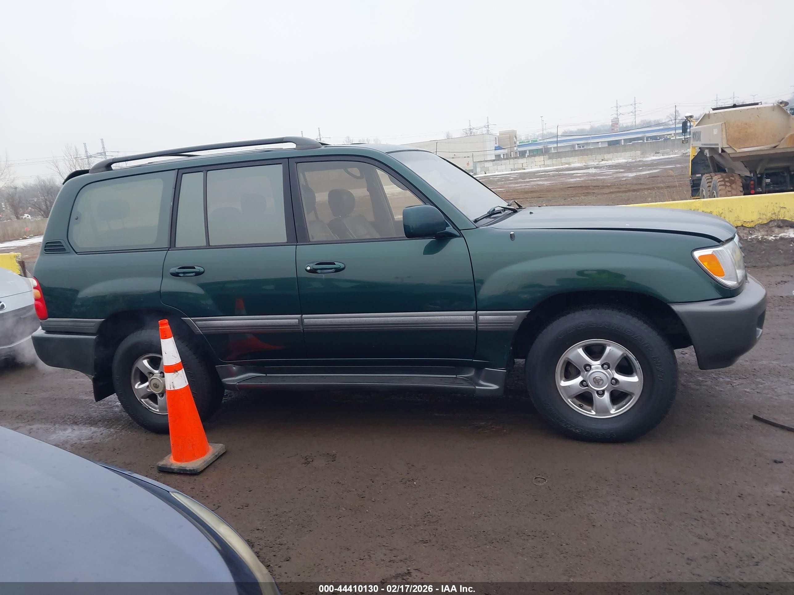 2001 Toyota Land Cruiser   Green vin: JTEHT05J712001367