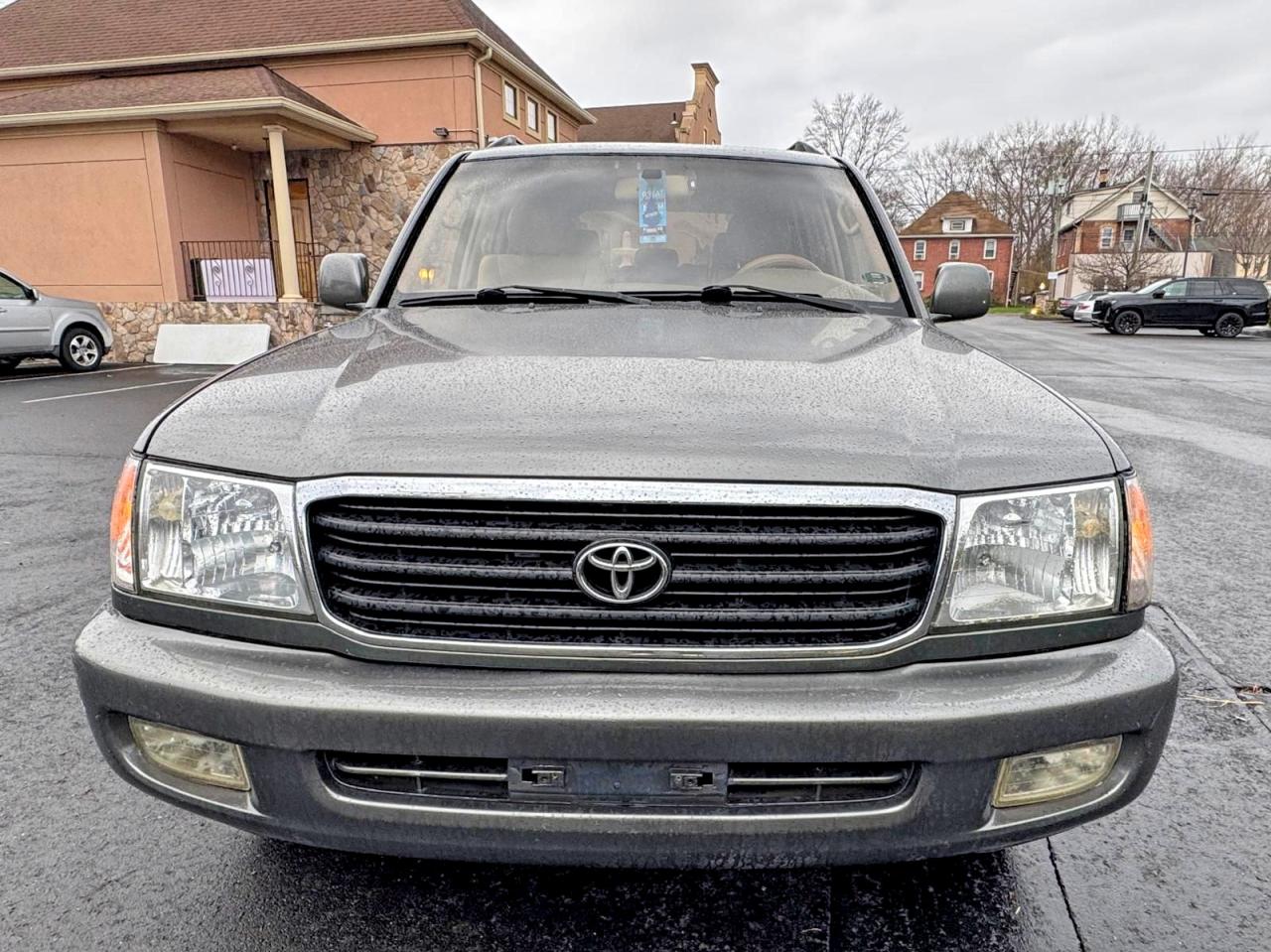 2002 Toyota Land Cruiser Base Gray vin: JTEHT05J722023807