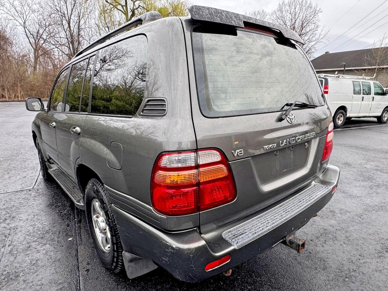 2002 Toyota Land Cruiser Base Gray vin: JTEHT05J722023807