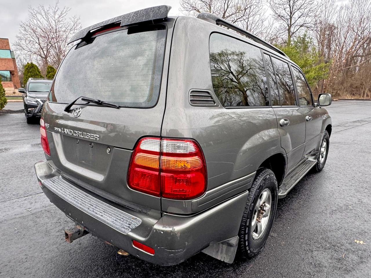 2002 Toyota Land Cruiser Base Gray vin: JTEHT05J722023807