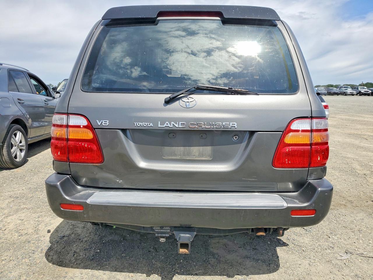 2002 Toyota Land Cruiser Base Gray vin: JTEHT05J722024245