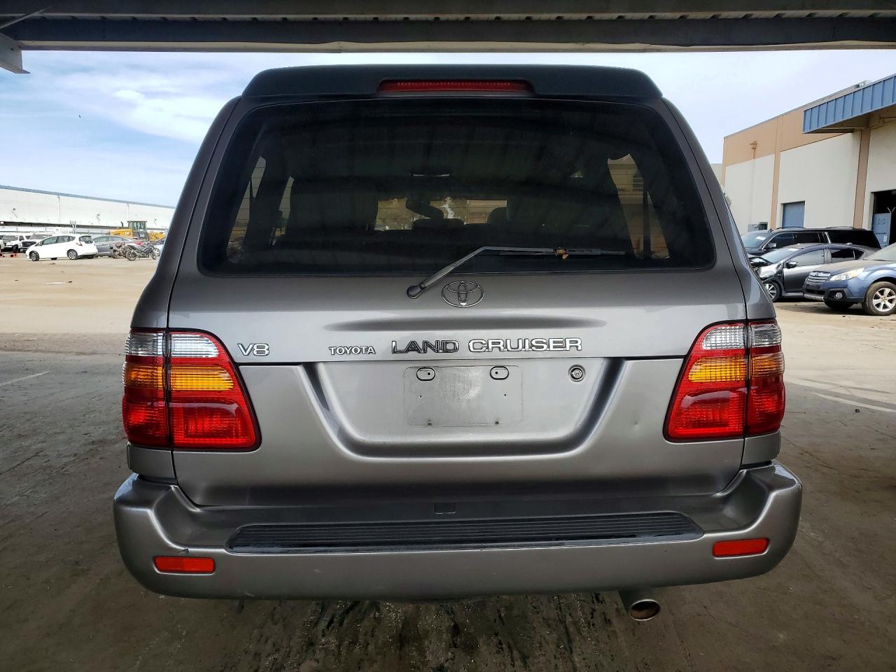 2002 Toyota Land Cruiser Base Серебряный vin: JTEHT05J722026402