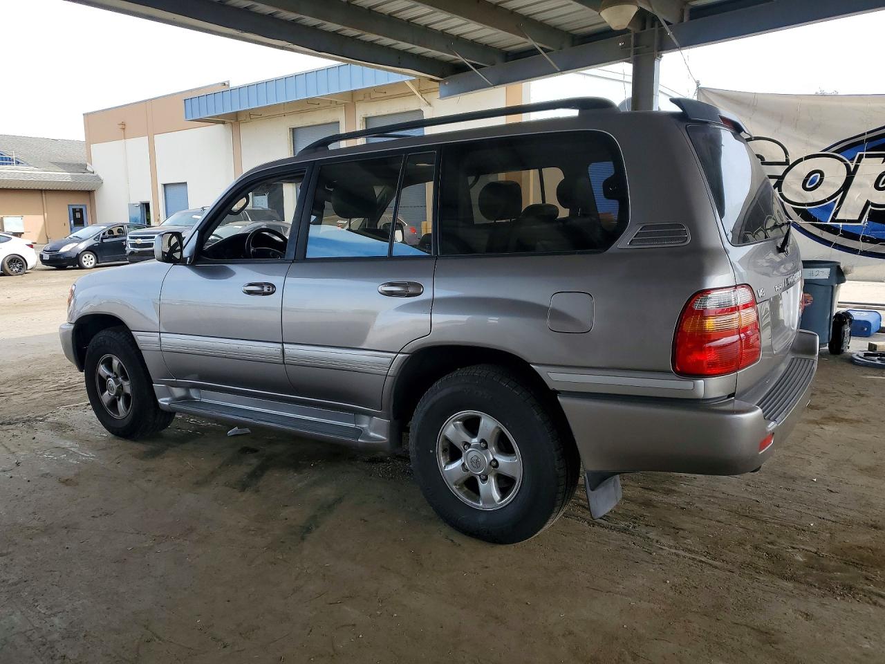 2002 Toyota Land Cruiser Base Серебряный vin: JTEHT05J722026402