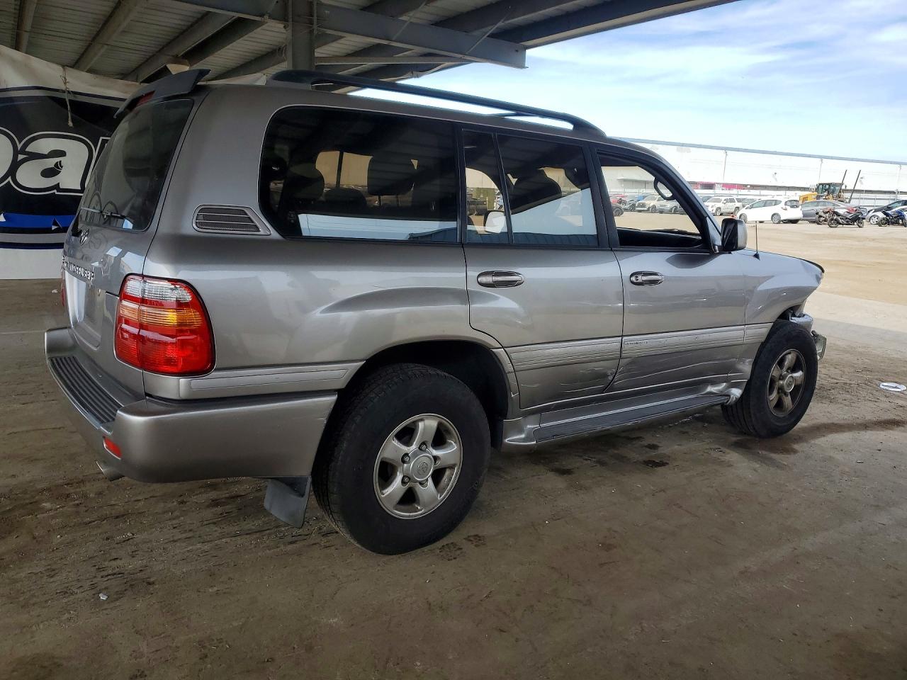 2002 Toyota Land Cruiser Base Серебряный vin: JTEHT05J722026402