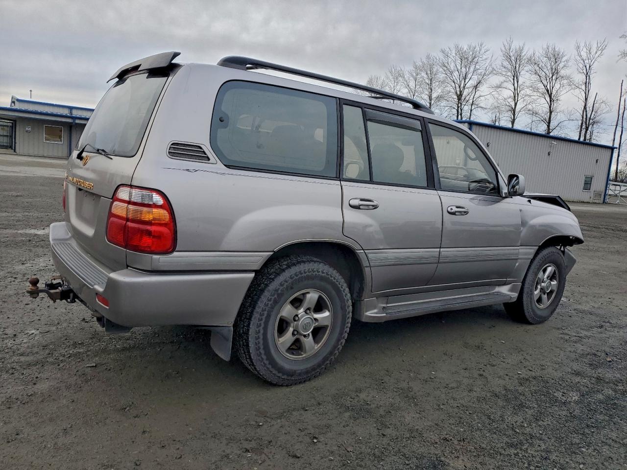 2002 Toyota Land Cruiser Silver vin: JTEHT05J722028828