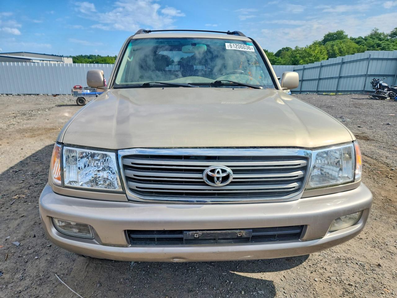 2004 Toyota Land Cruiser Base Silver vin: JTEHT05J742062173