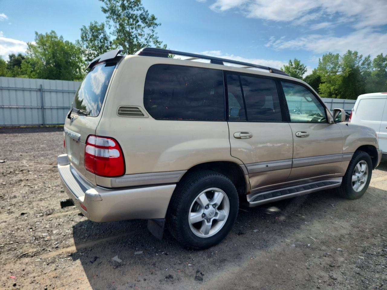 2004 Toyota Land Cruiser Base Silver vin: JTEHT05J742062173