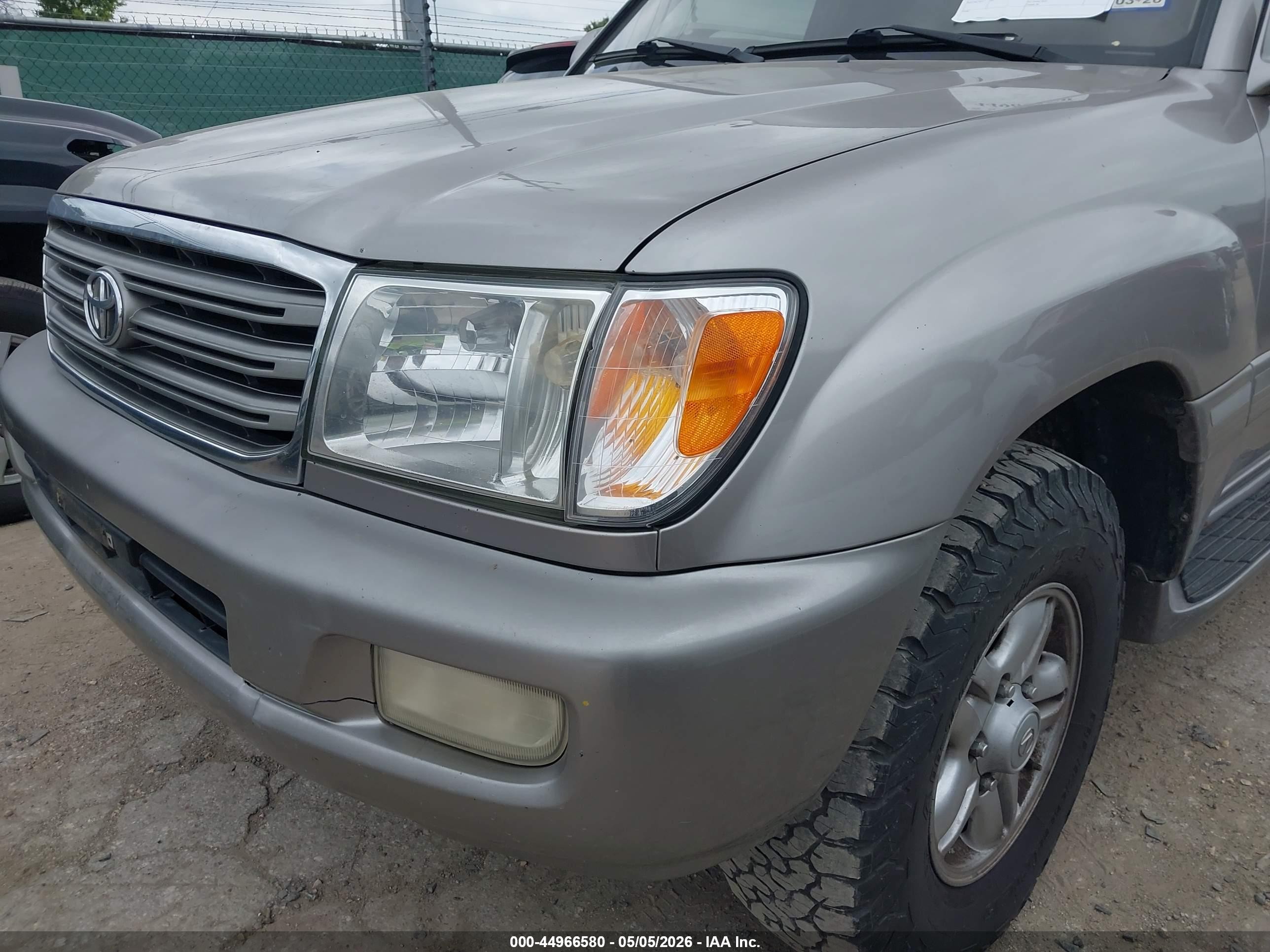 2004 Toyota Land Cruiser   Gray vin: JTEHT05J742063890