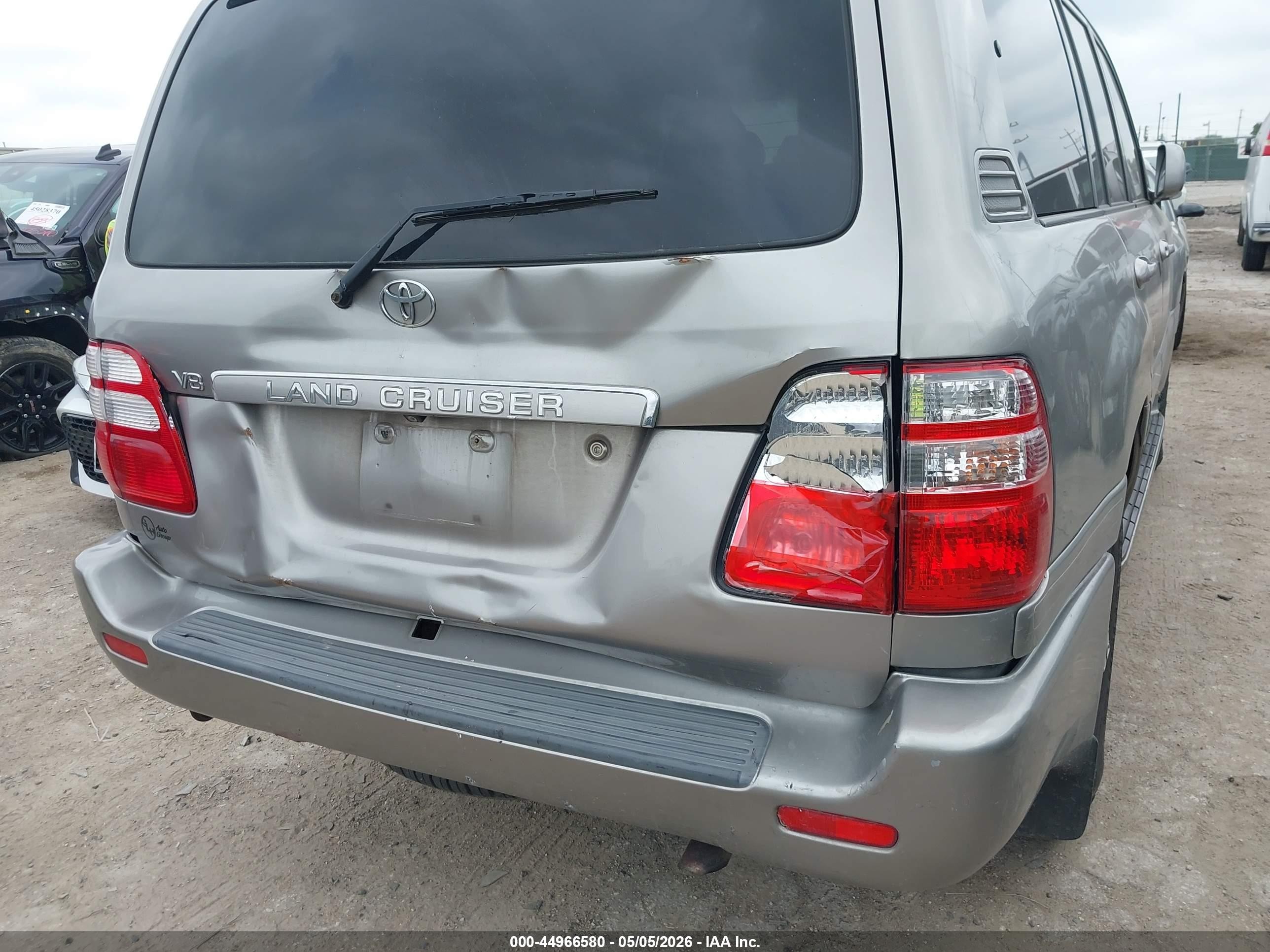 2004 Toyota Land Cruiser   Gray vin: JTEHT05J742063890