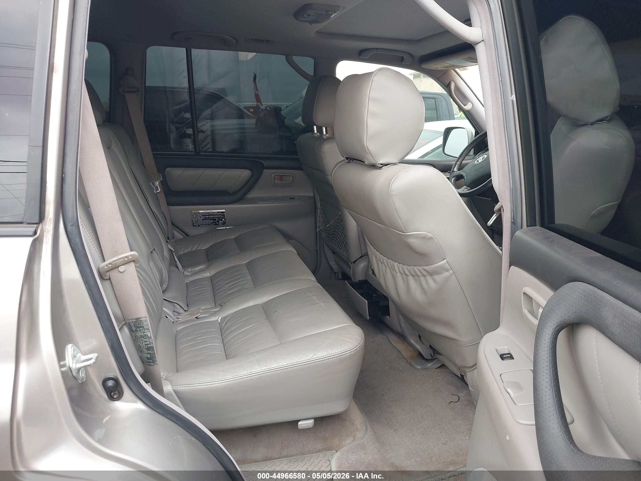 2004 Toyota Land Cruiser   Gray vin: JTEHT05J742063890