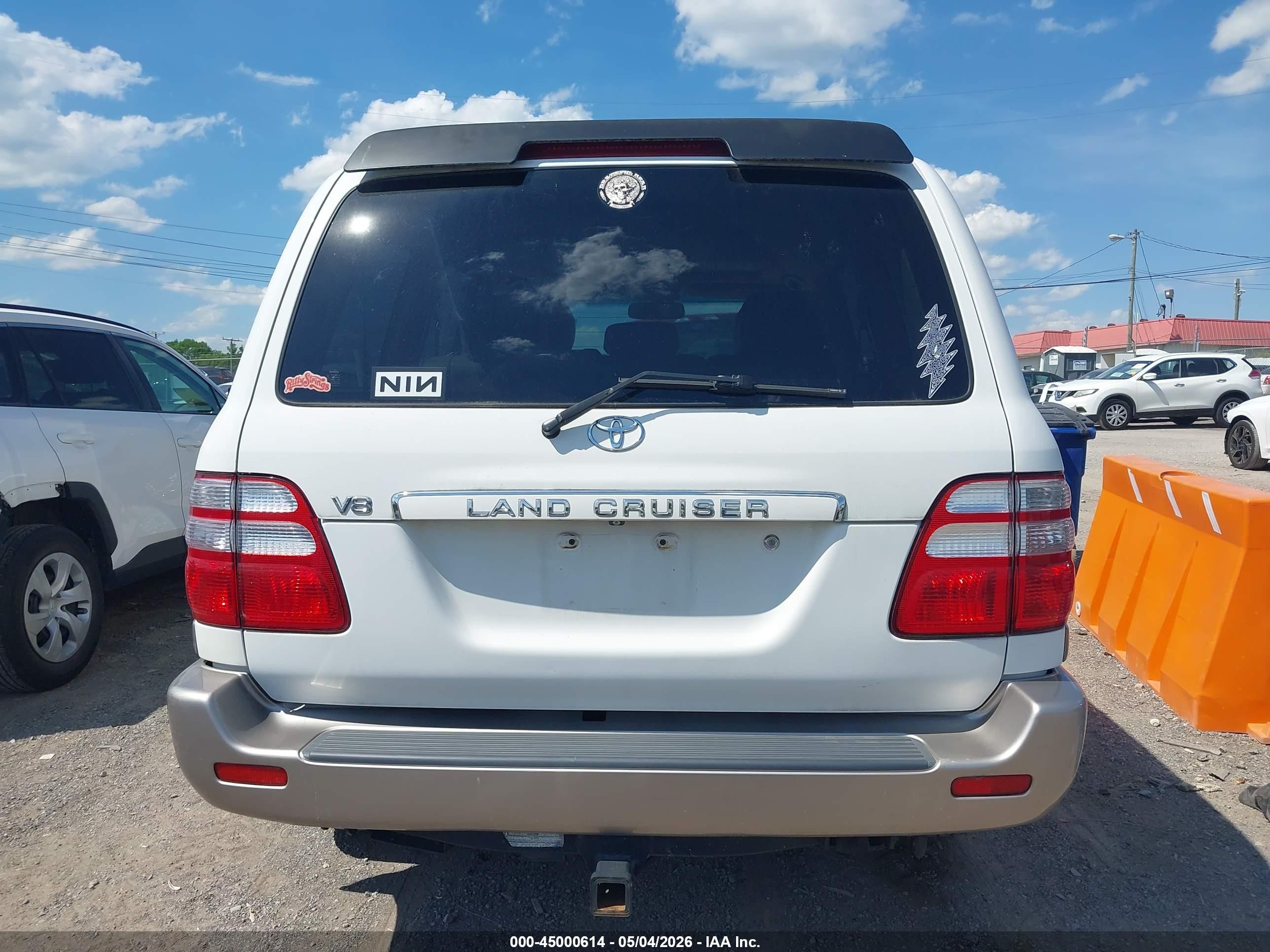 2005 Toyota Land Cruiser V8 Black vin: JTEHT05J752078679