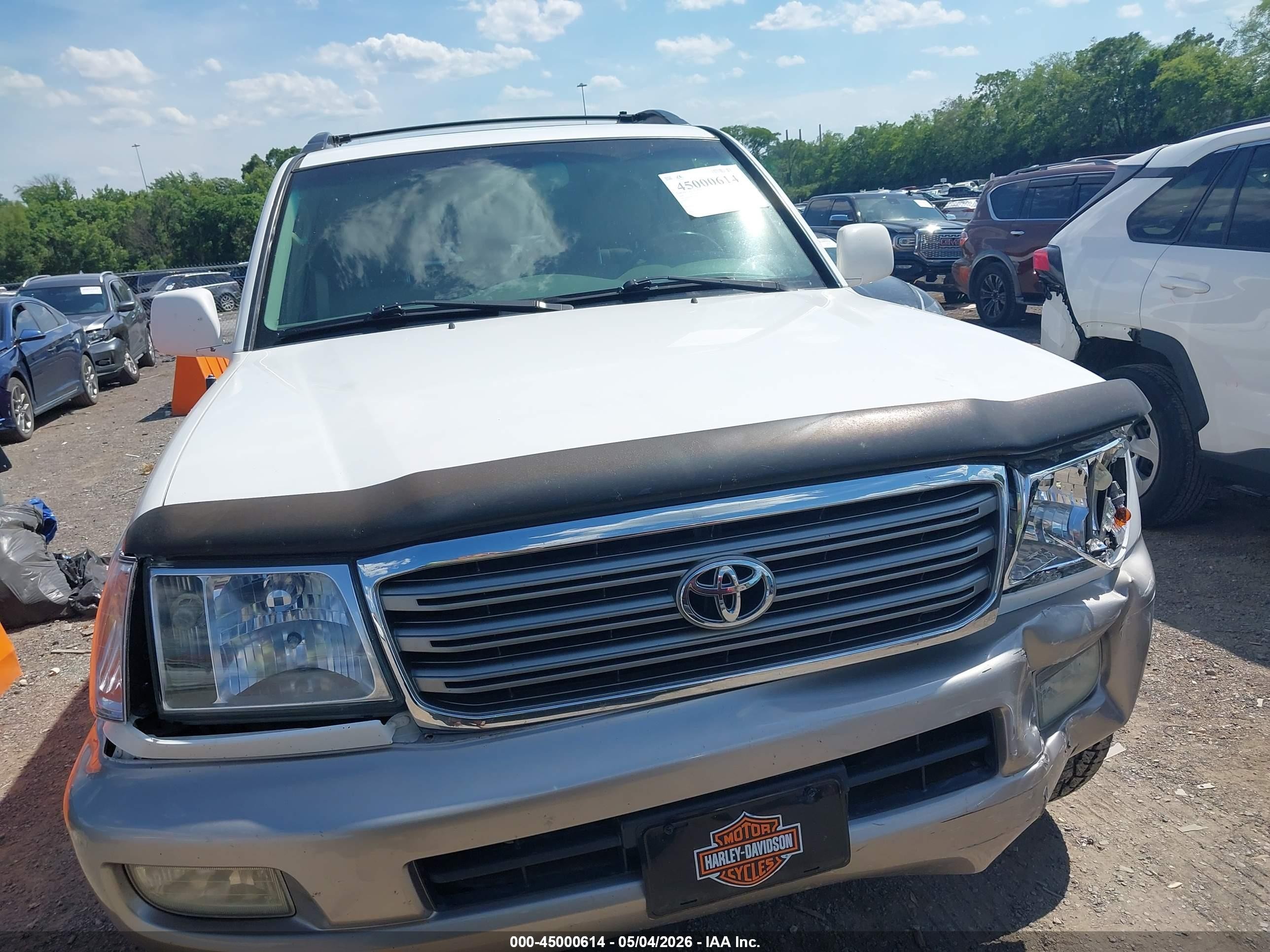 2005 Toyota Land Cruiser V8 Black vin: JTEHT05J752078679