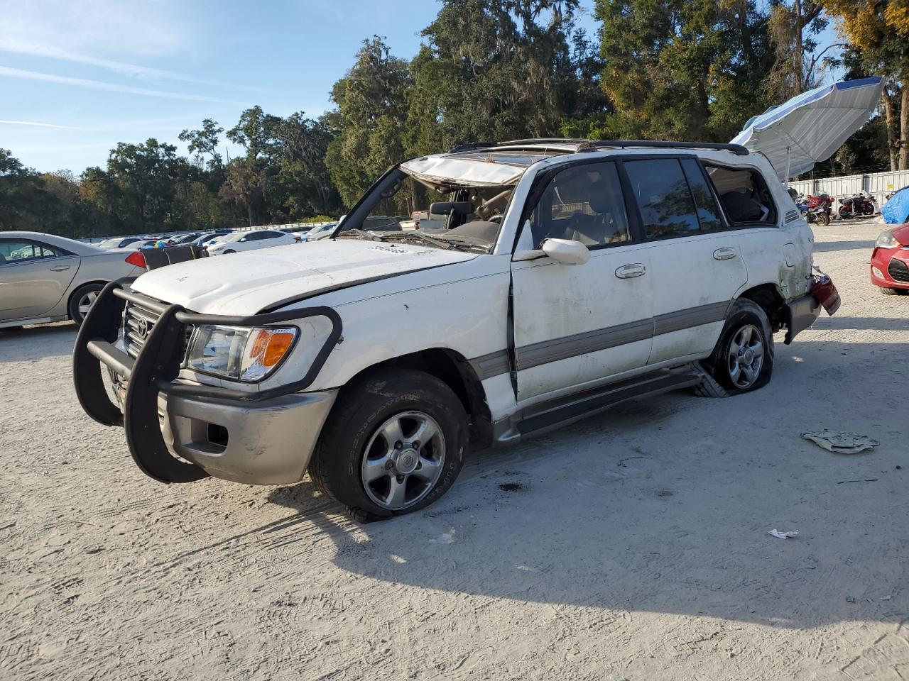 2002 Toyota Land Cruiser White vin: JTEHT05J822020835