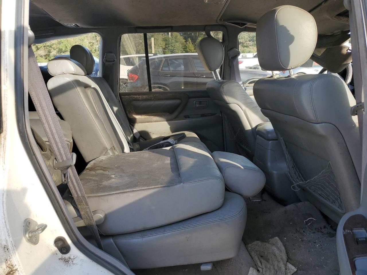 2002 Toyota Land Cruiser White vin: JTEHT05J822020835