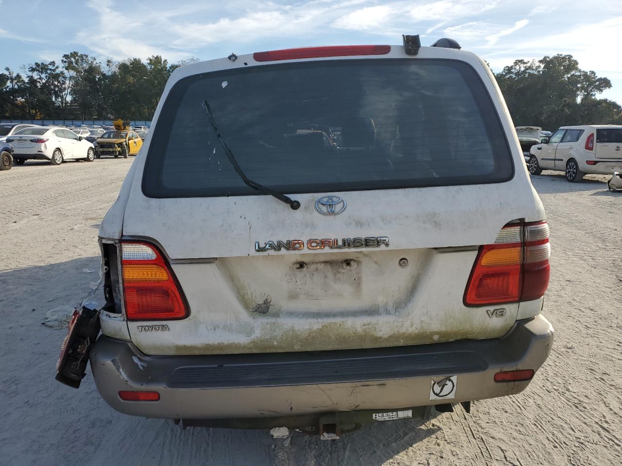 2002 Toyota Land Cruiser White vin: JTEHT05J822020835