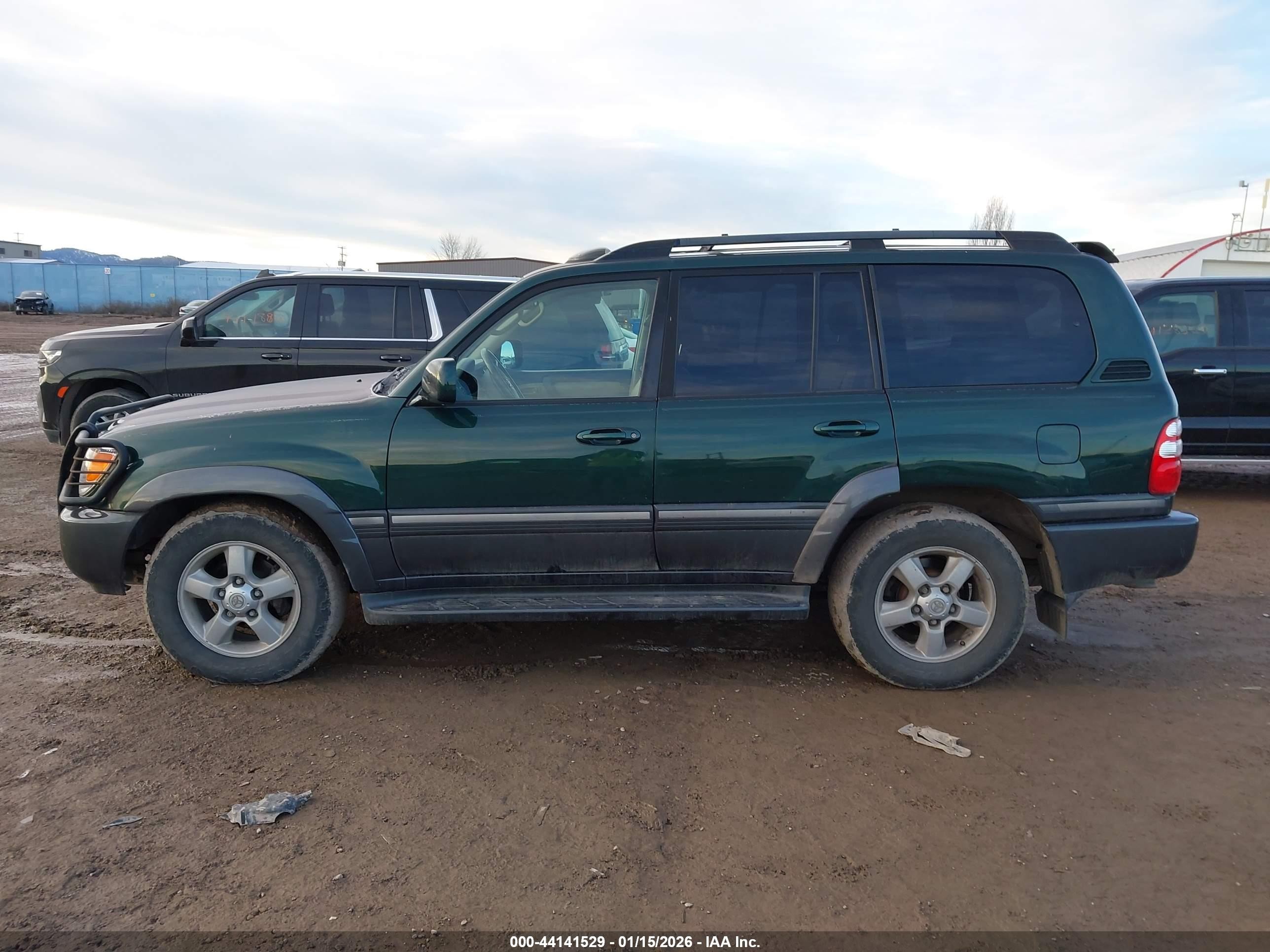 2004 Toyota Land Cruiser   Зеленый vin: JTEHT05J842060187