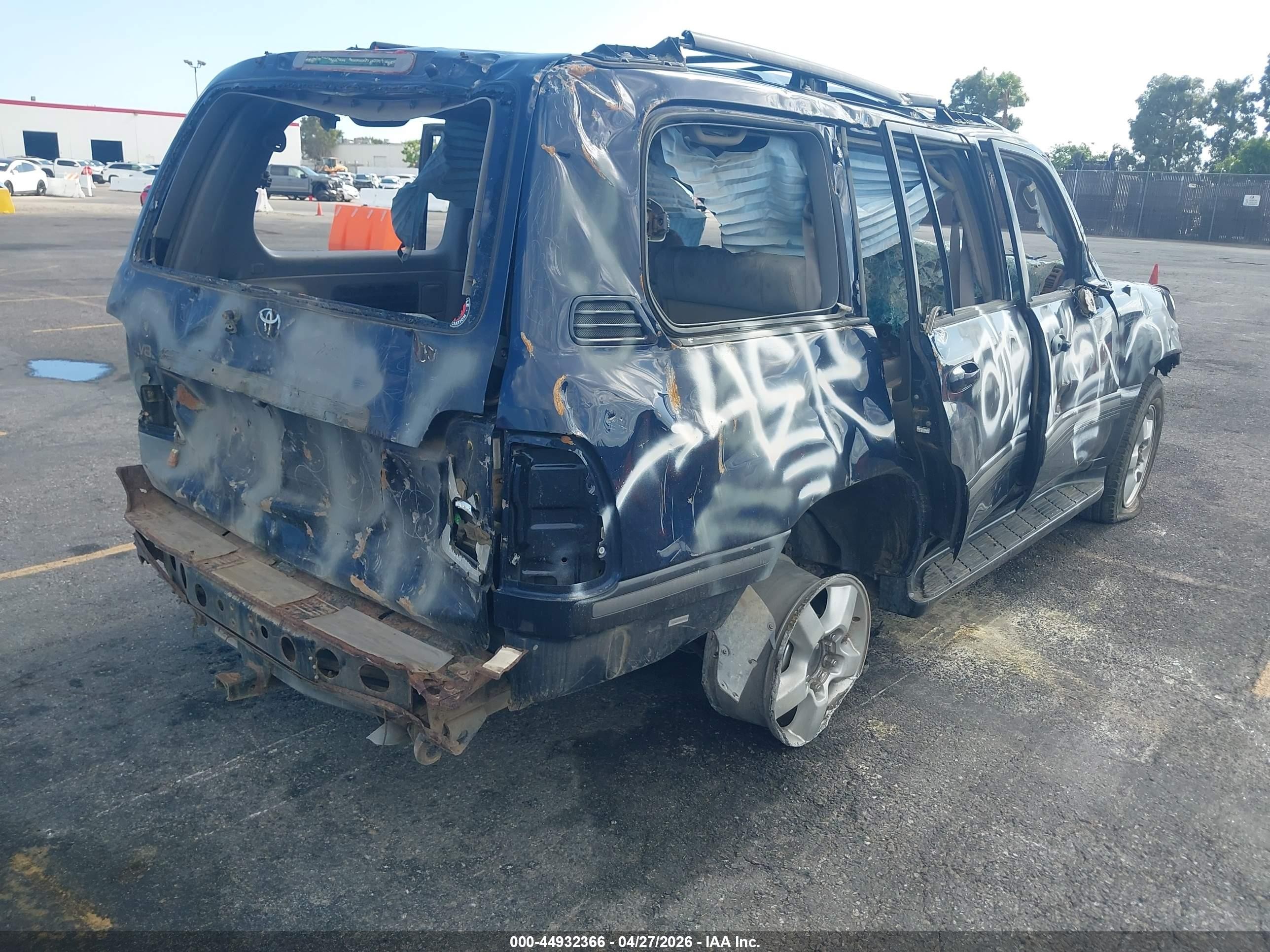 2005 Toyota Land Cruiser V8 Blue vin: JTEHT05J852077654
