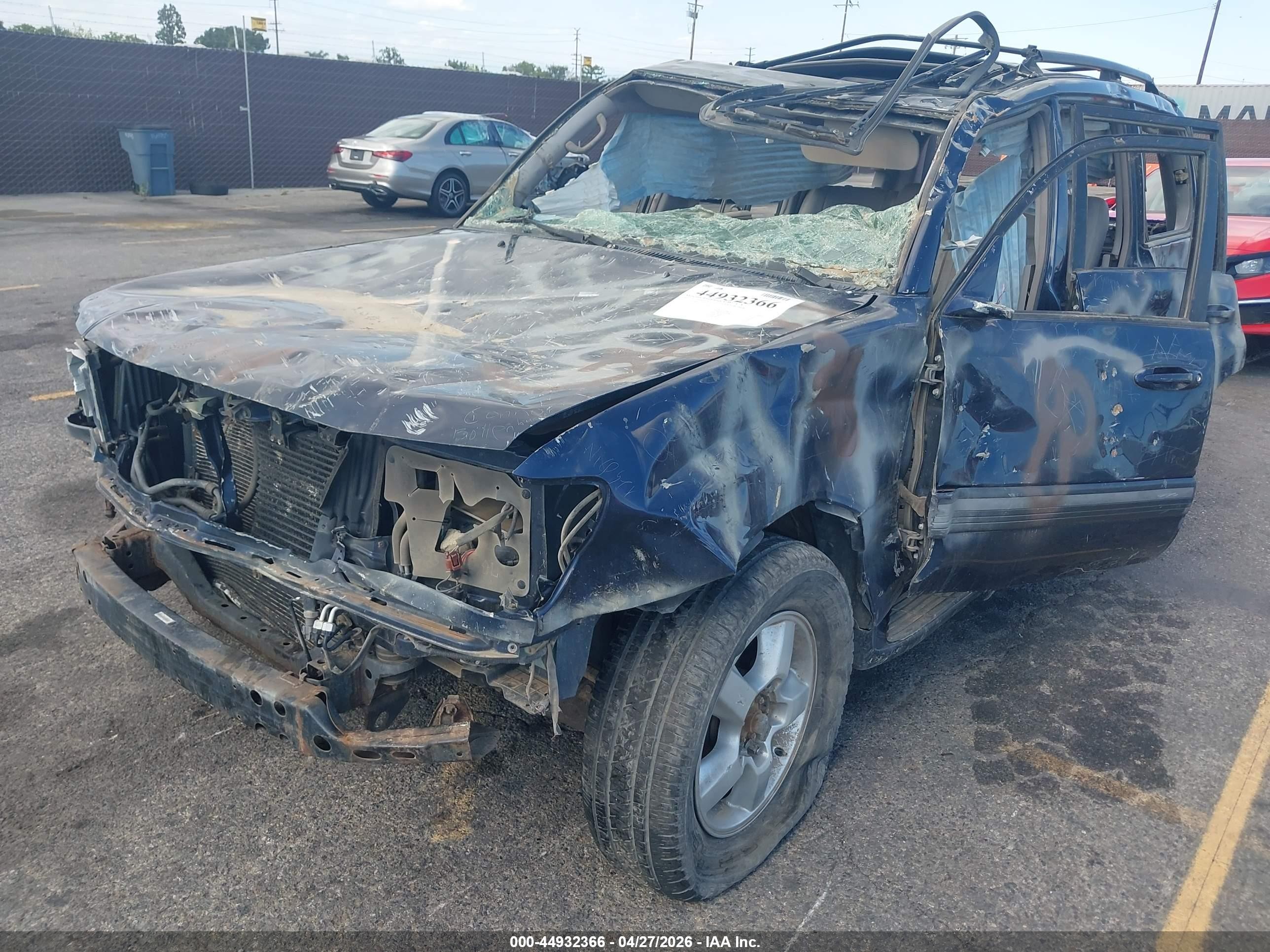 2005 Toyota Land Cruiser V8 Blue vin: JTEHT05J852077654