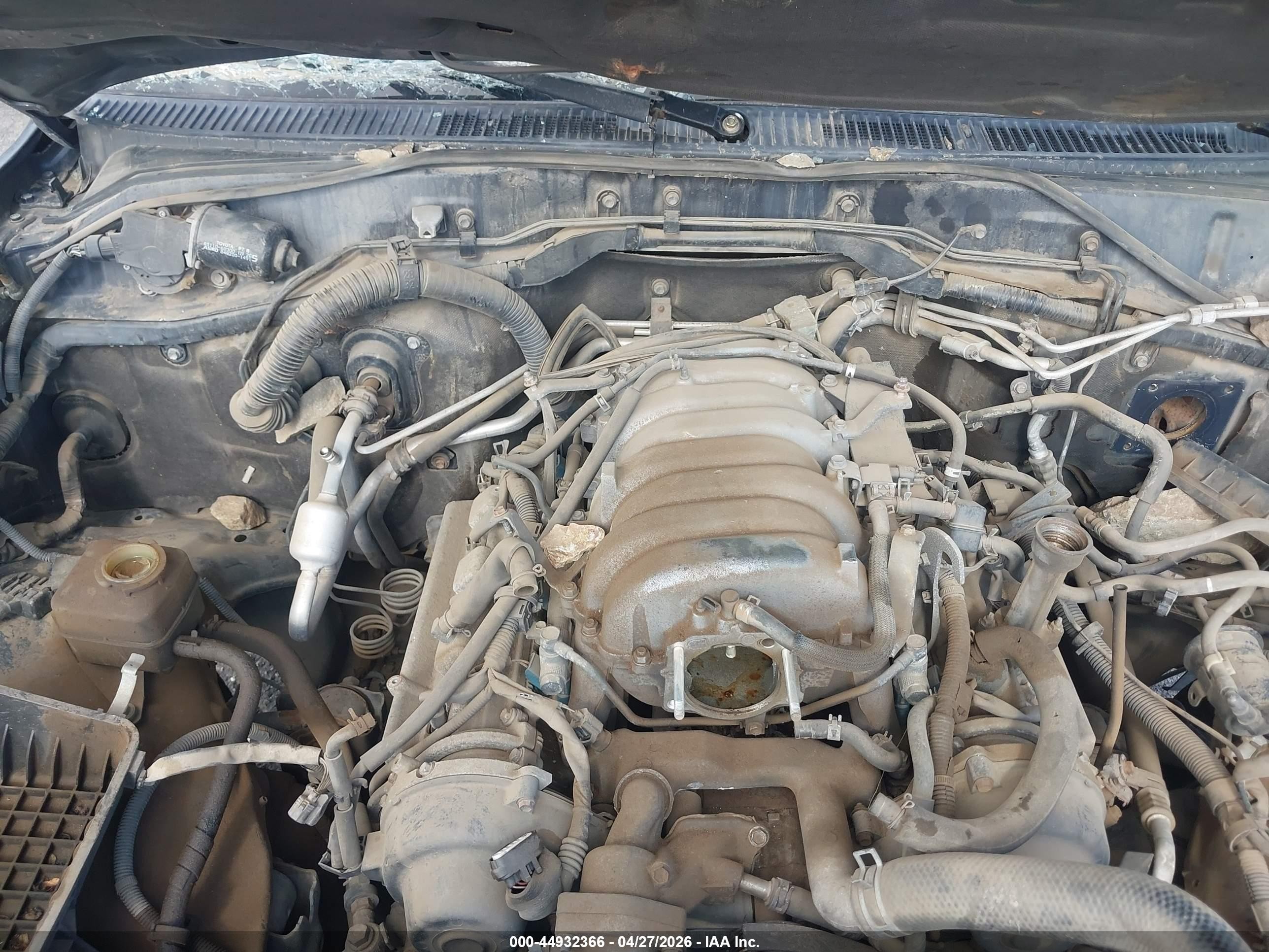 2005 Toyota Land Cruiser V8 Blue vin: JTEHT05J852077654