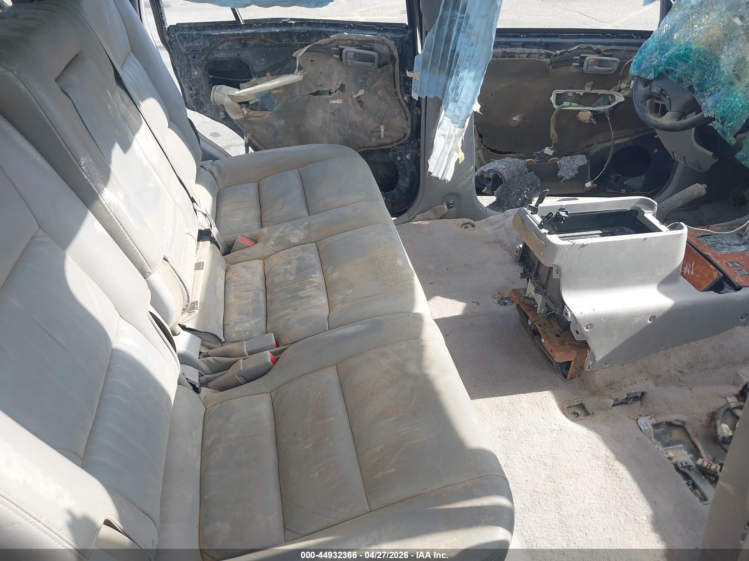 2005 Toyota Land Cruiser V8 Blue vin: JTEHT05J852077654
