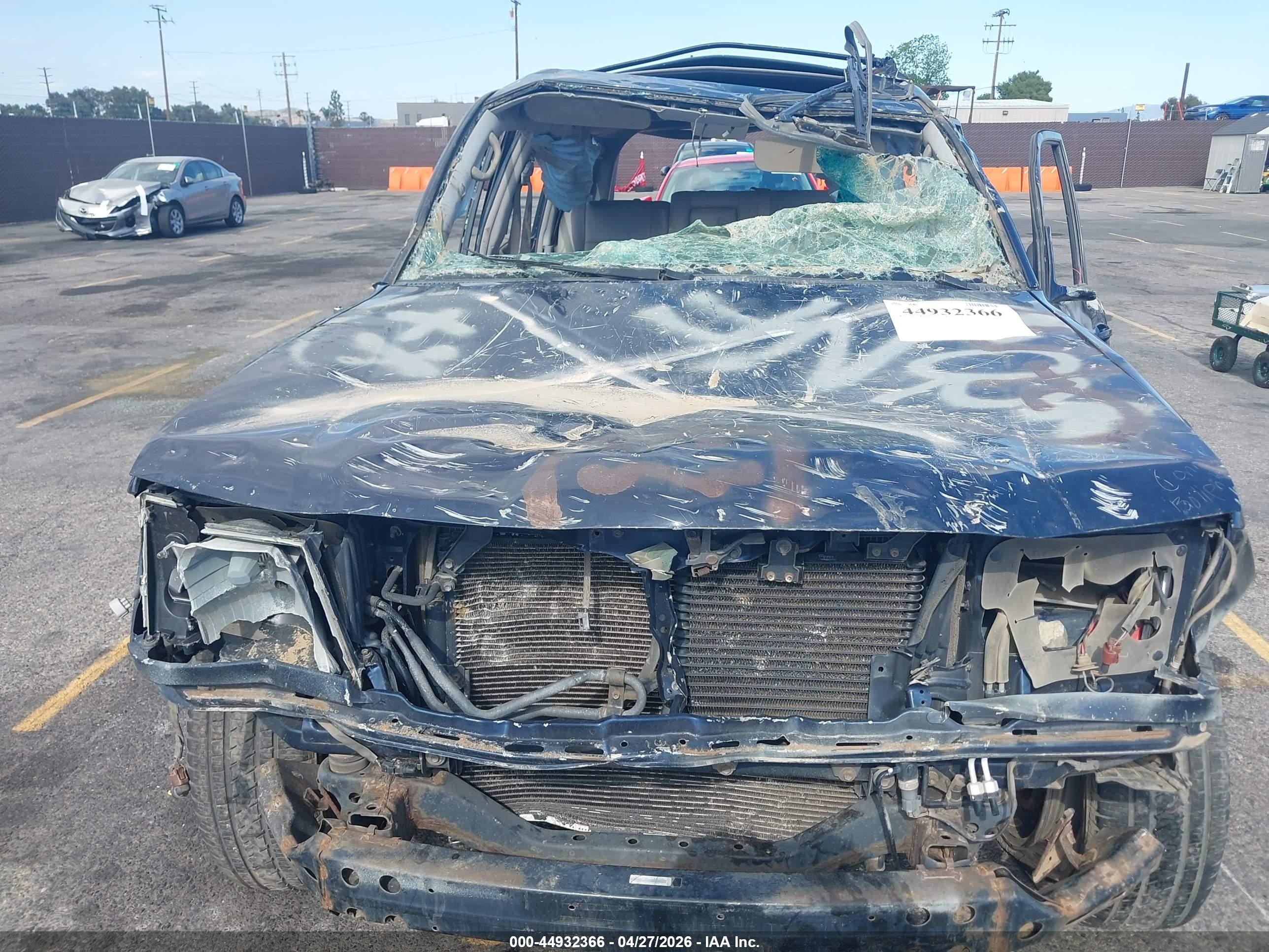 2005 Toyota Land Cruiser V8 Blue vin: JTEHT05J852077654