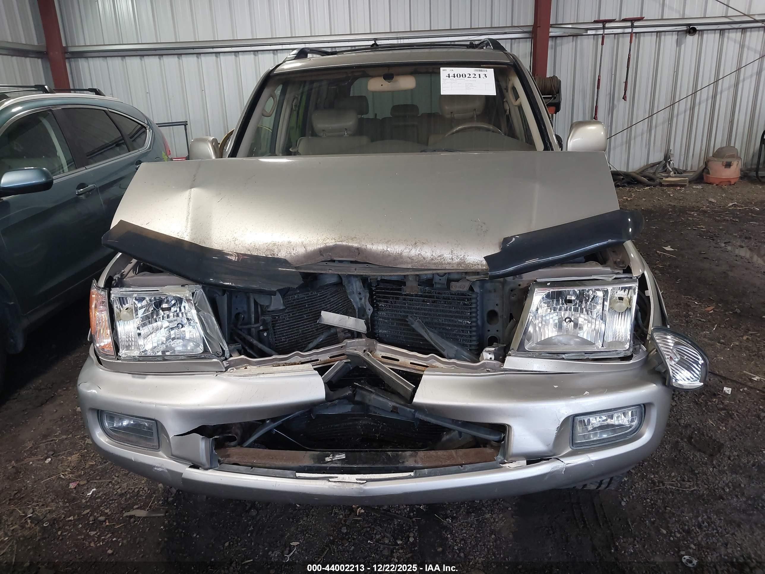2005 Toyota Land Cruiser V8 Бежевый vin: JTEHT05J852080134