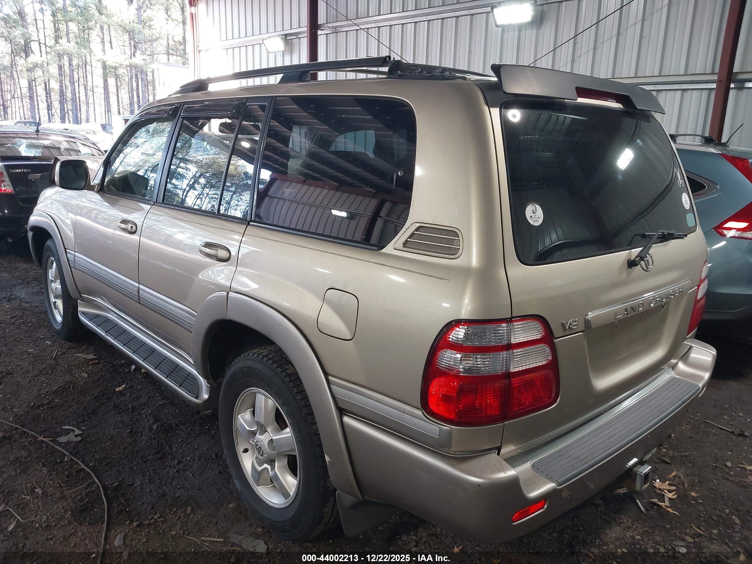 2005 Toyota Land Cruiser V8 Бежевый vin: JTEHT05J852080134